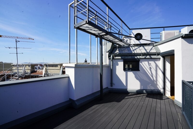 Image 11 of 25