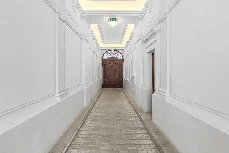Image 4 of 11