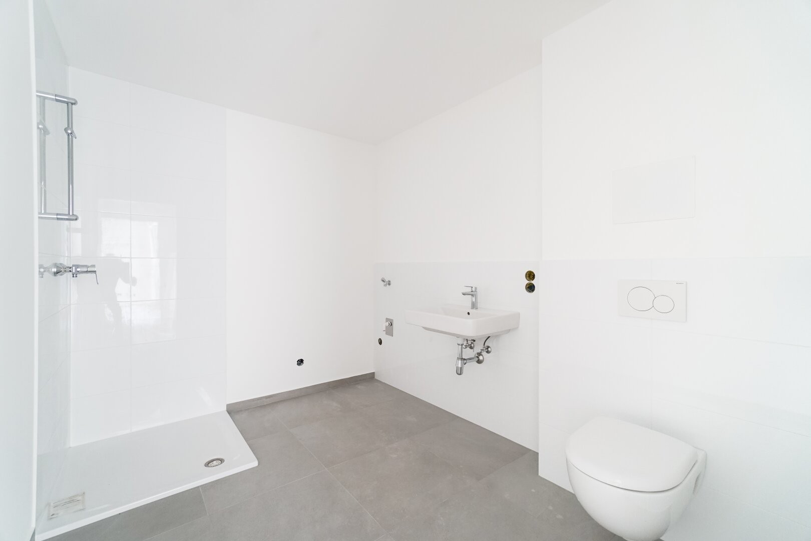Image 4 of 14