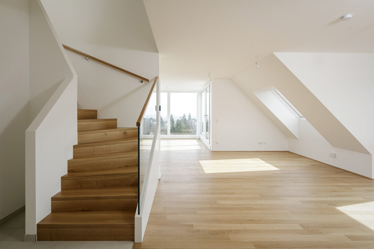 Image 4 of 7