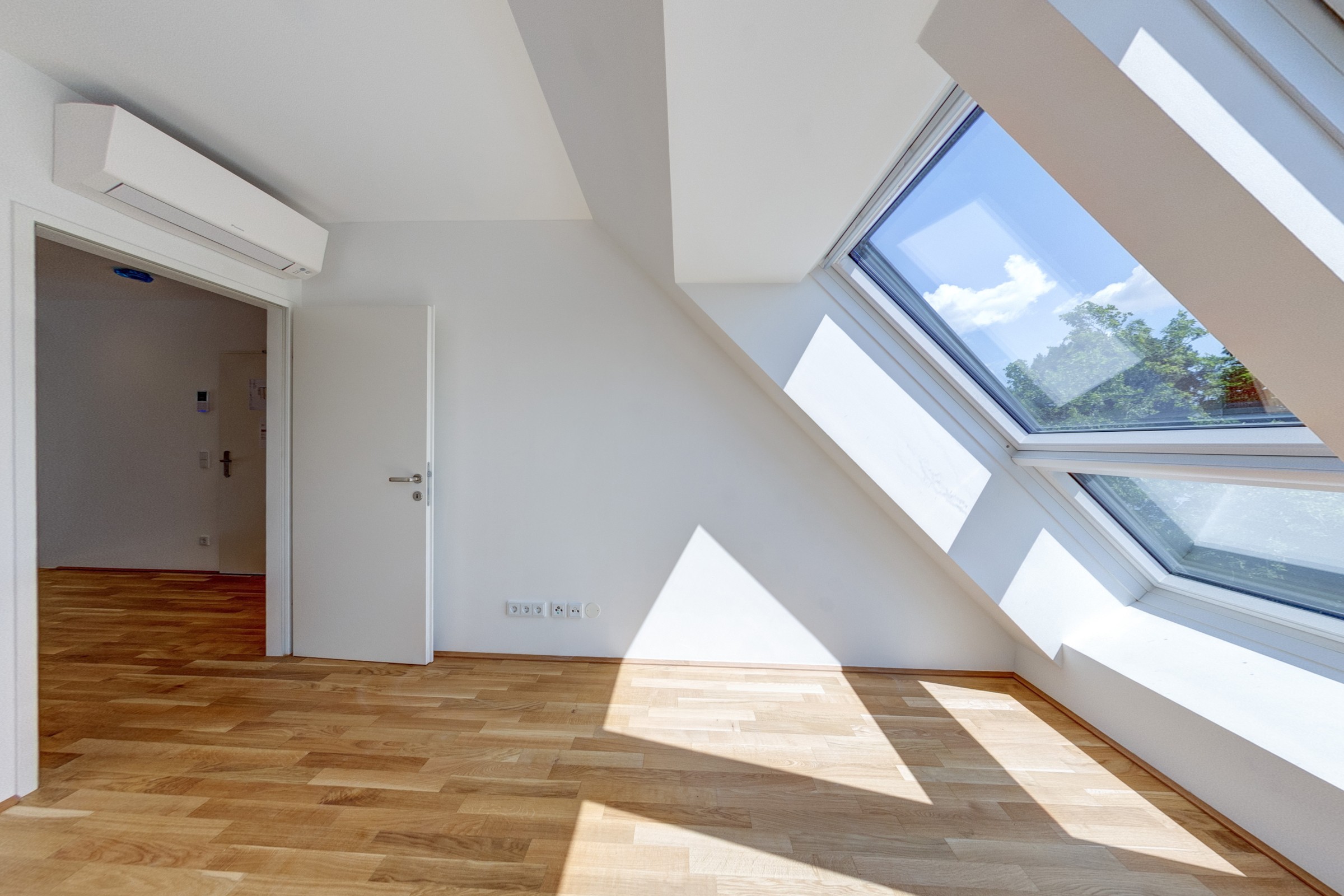 Image 7 of 10