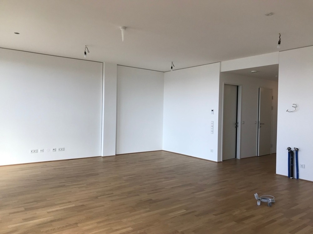 Image 2 of 10