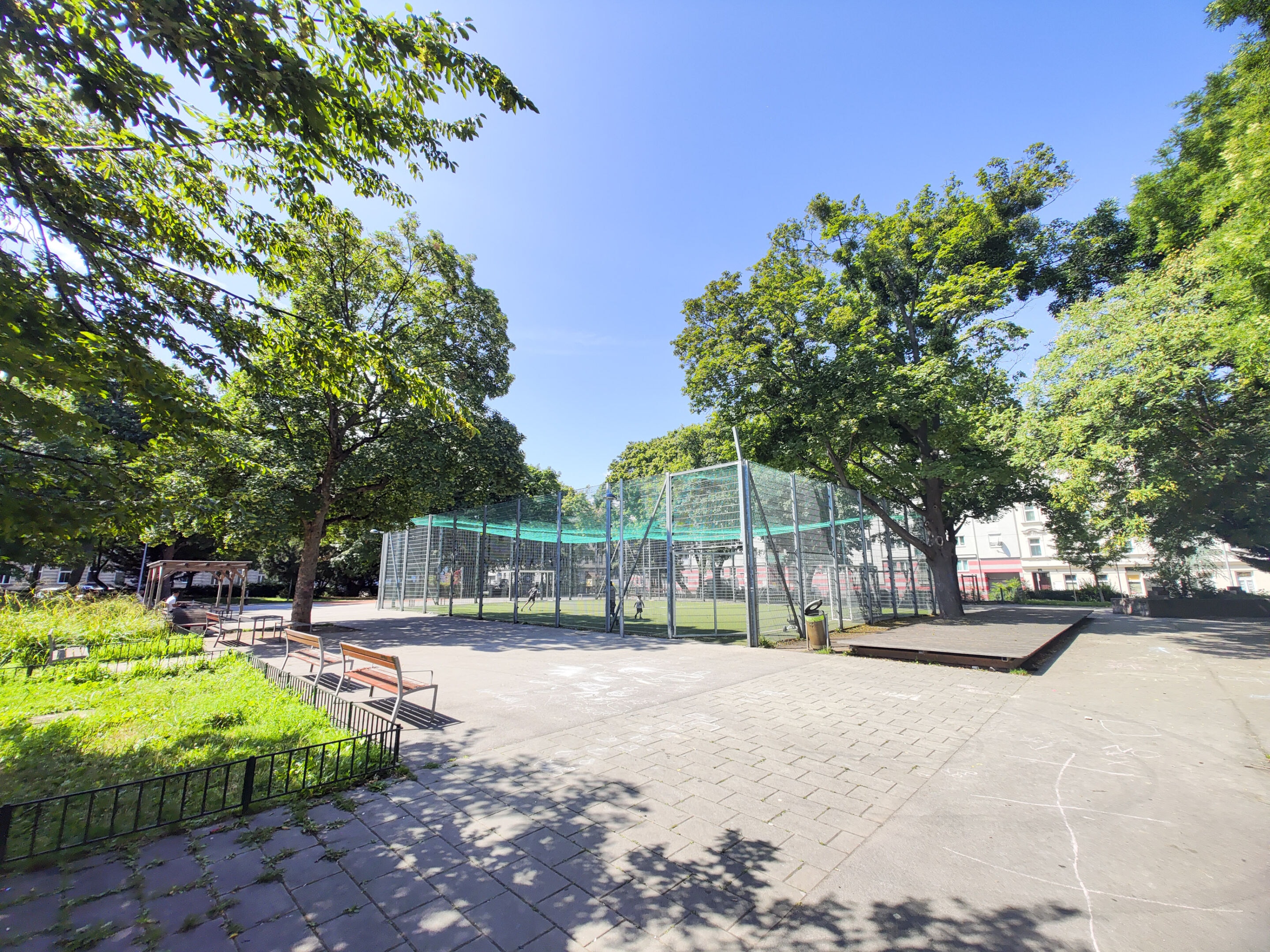 Laubeplatz 2