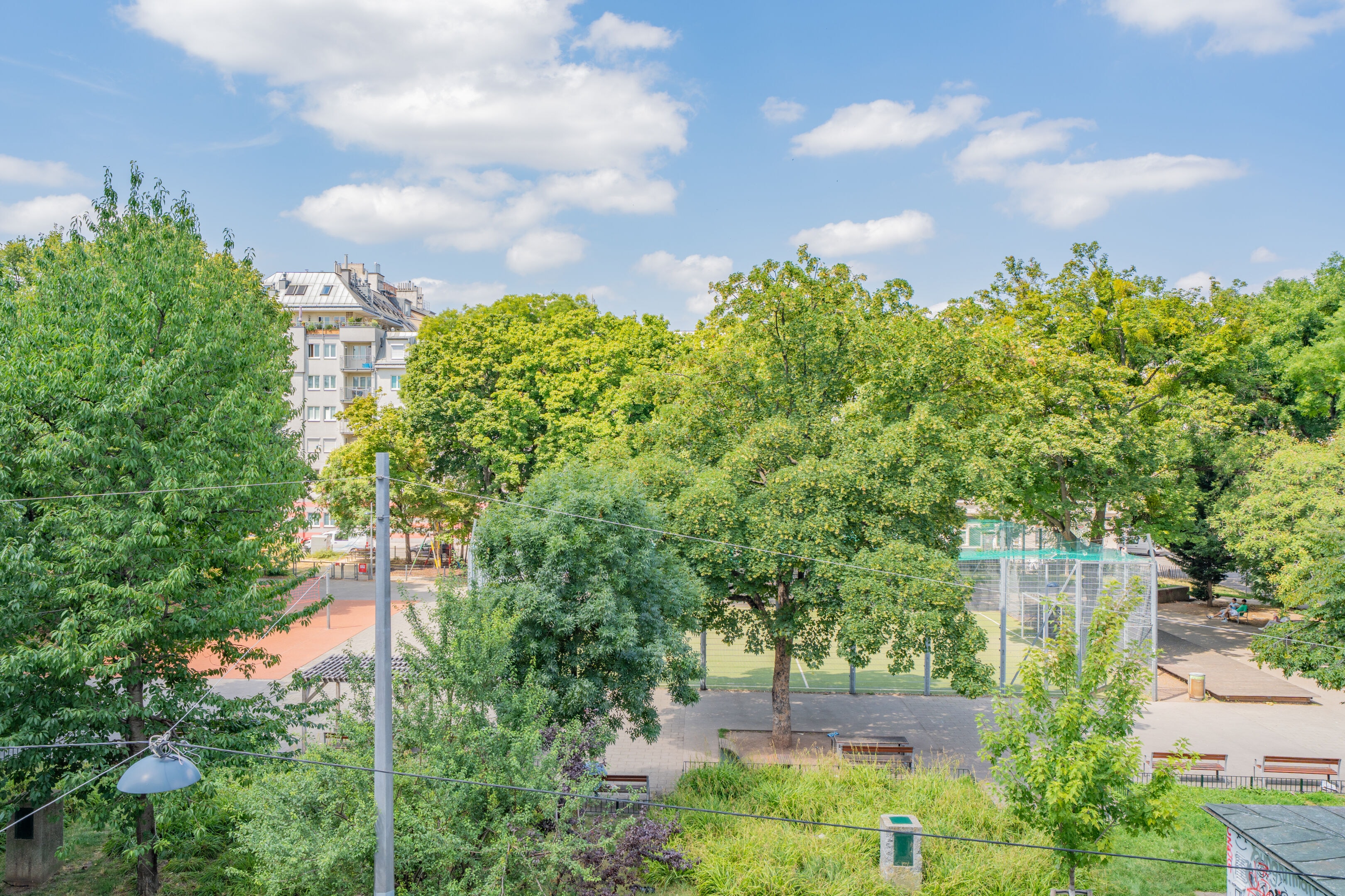 Laubeplatz 2