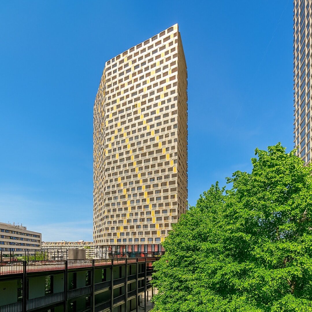 Q-Tower