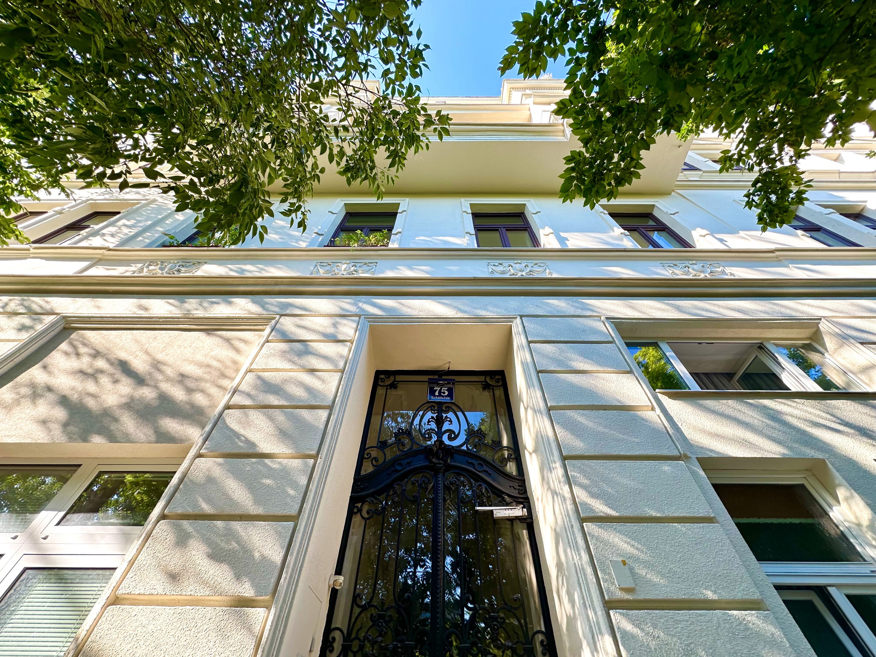 Schüttelstraße 75