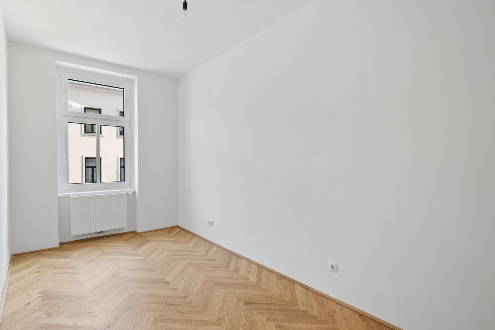 Treustraße 16