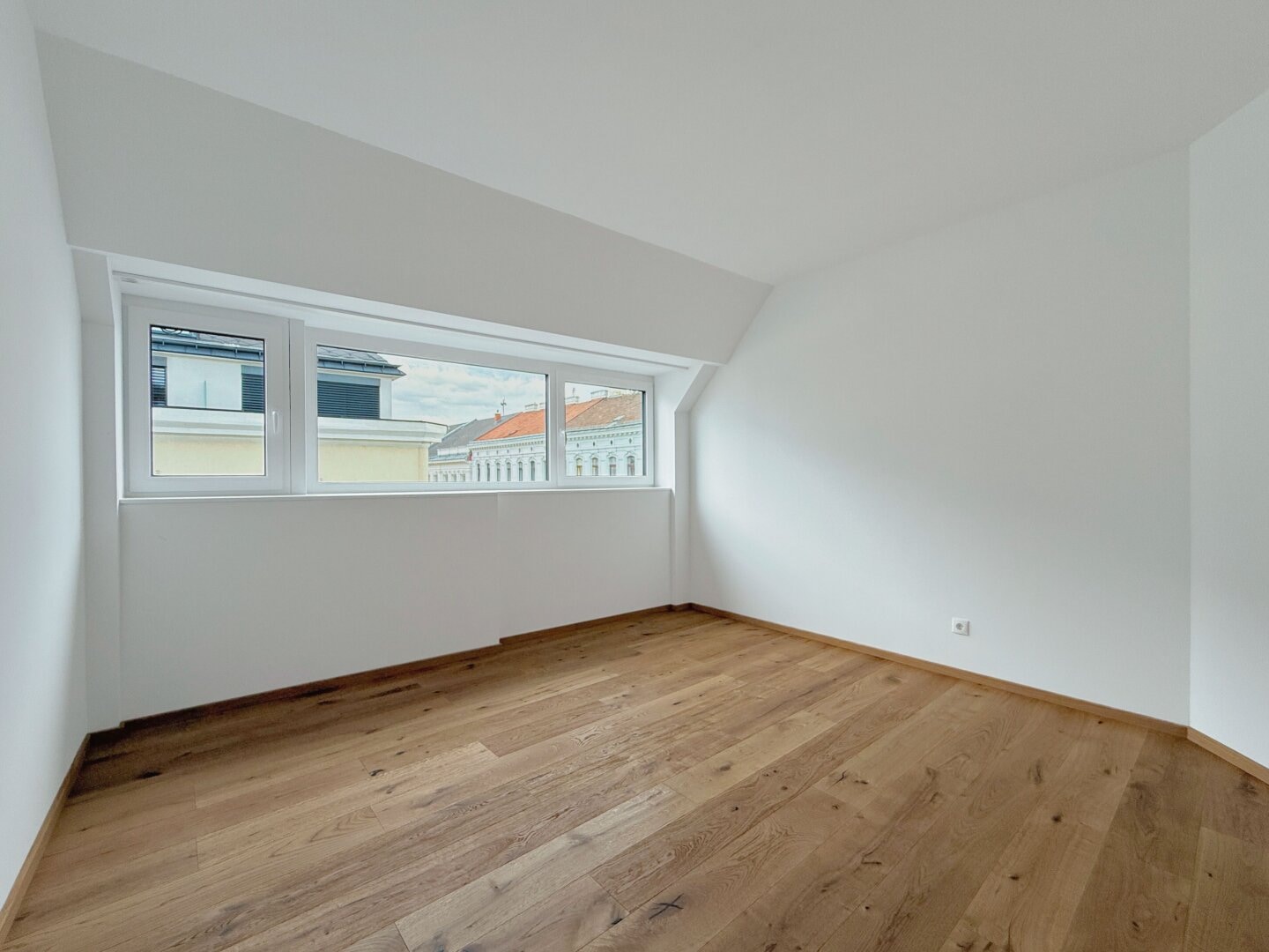 Treustraße 16
