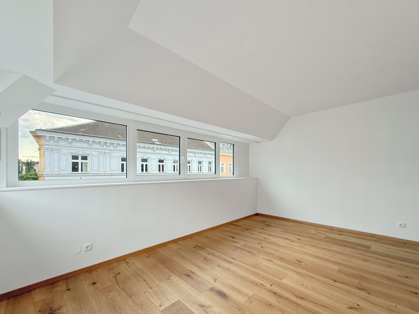 Treustraße 16