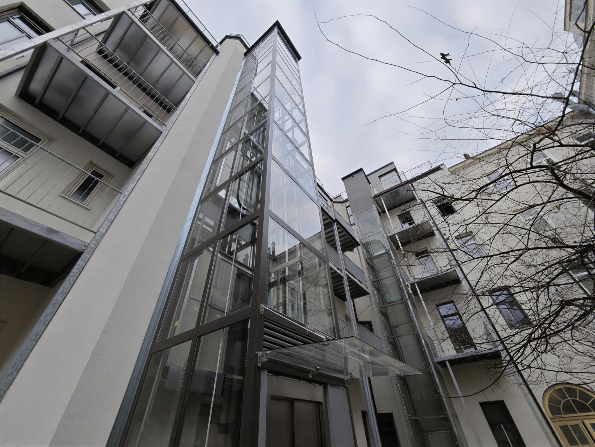 Treustraße 16