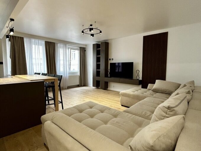 Vilnea Twelve