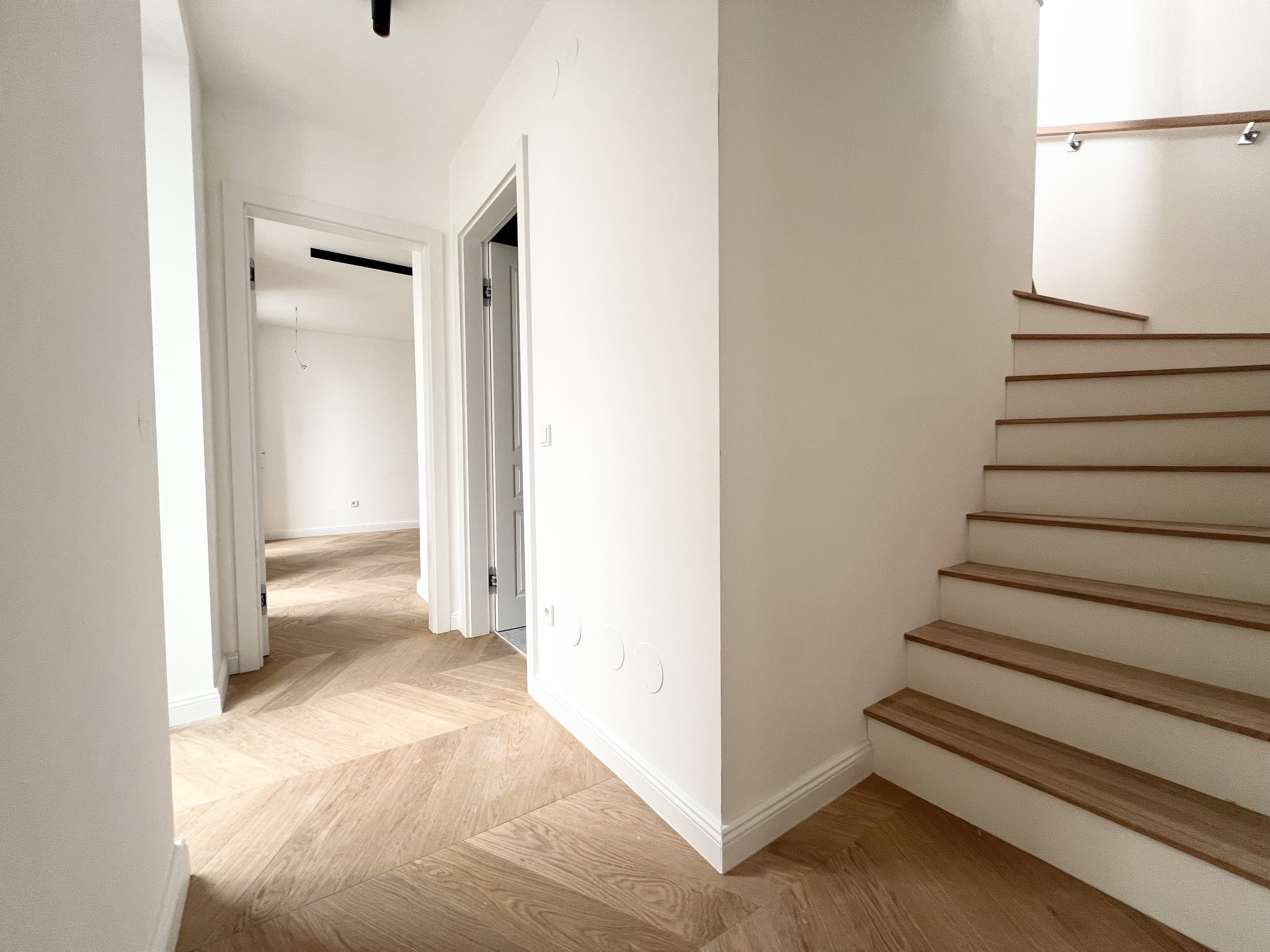 Zollergasse 7 – It's 7