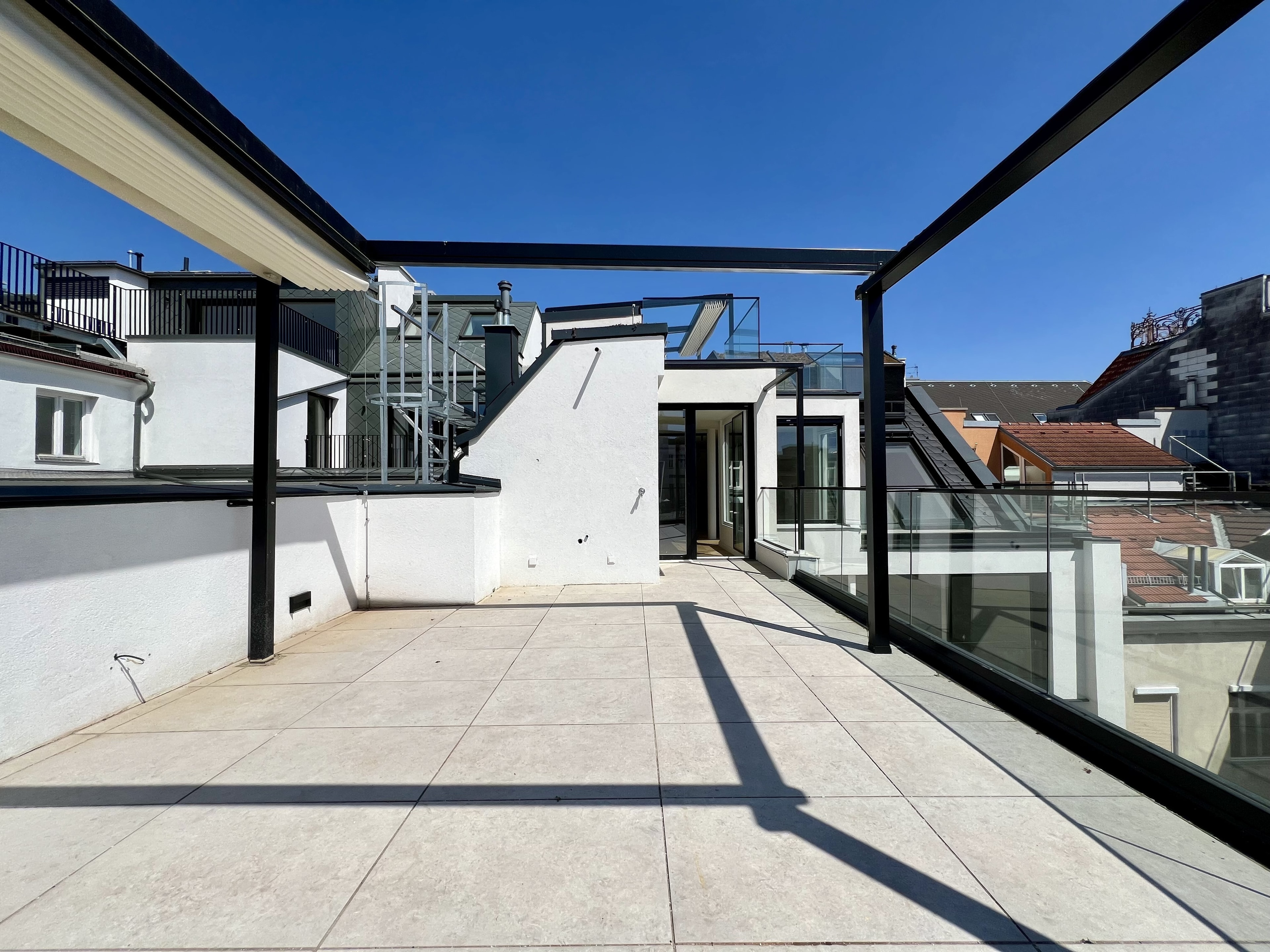 Zollergasse 7 – It's 7