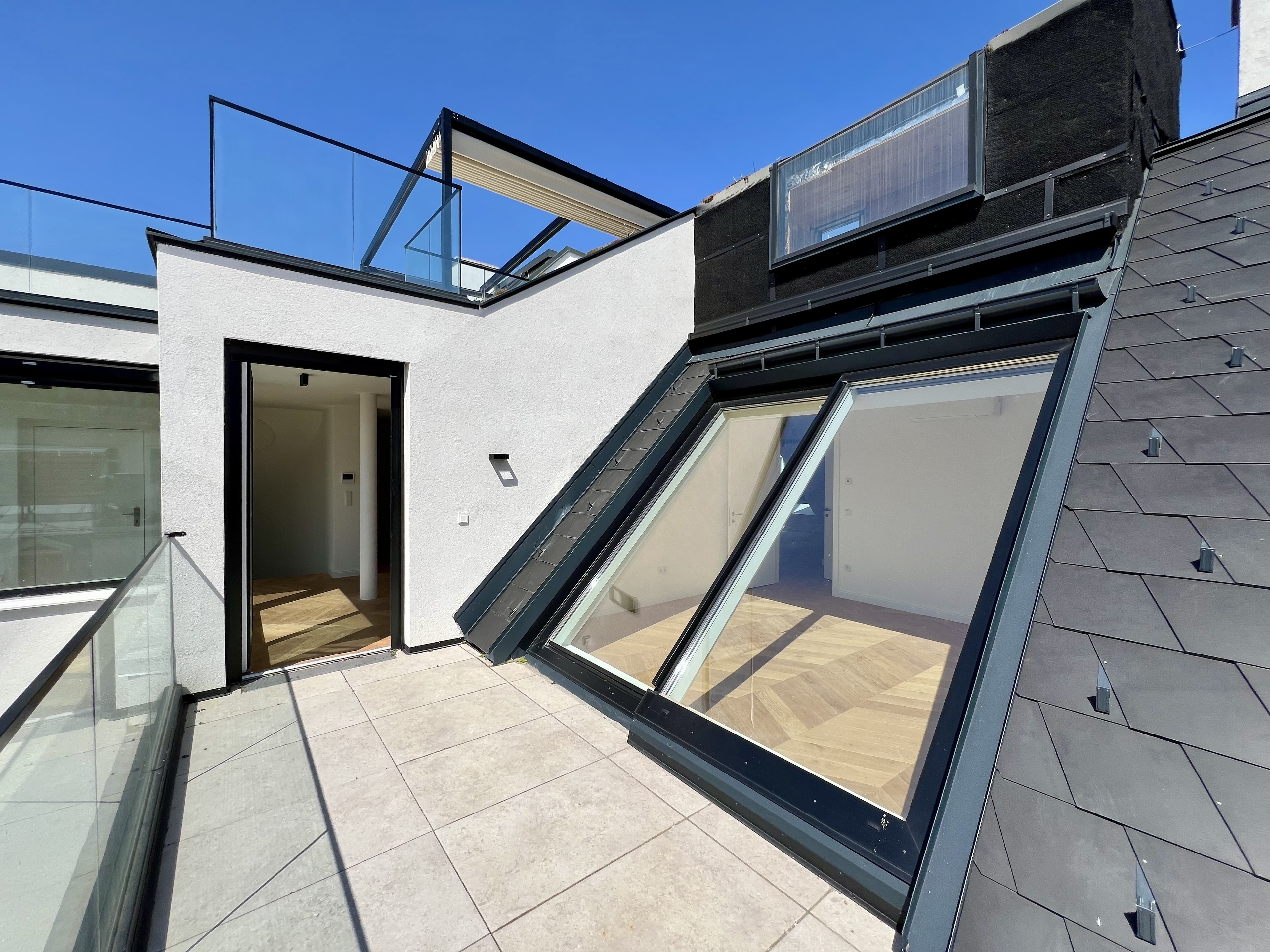 Zollergasse 7 – It's 7