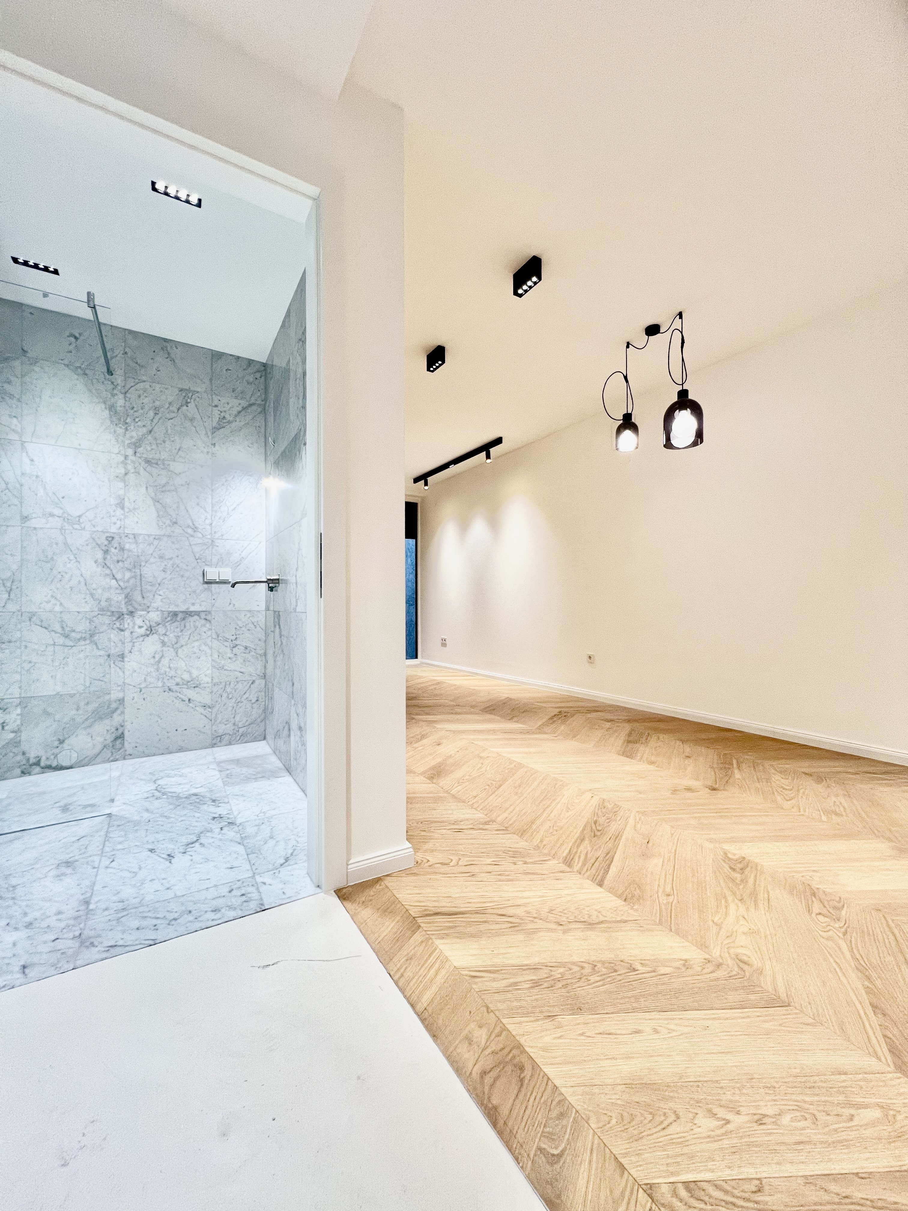 Zollergasse 7 – It's 7