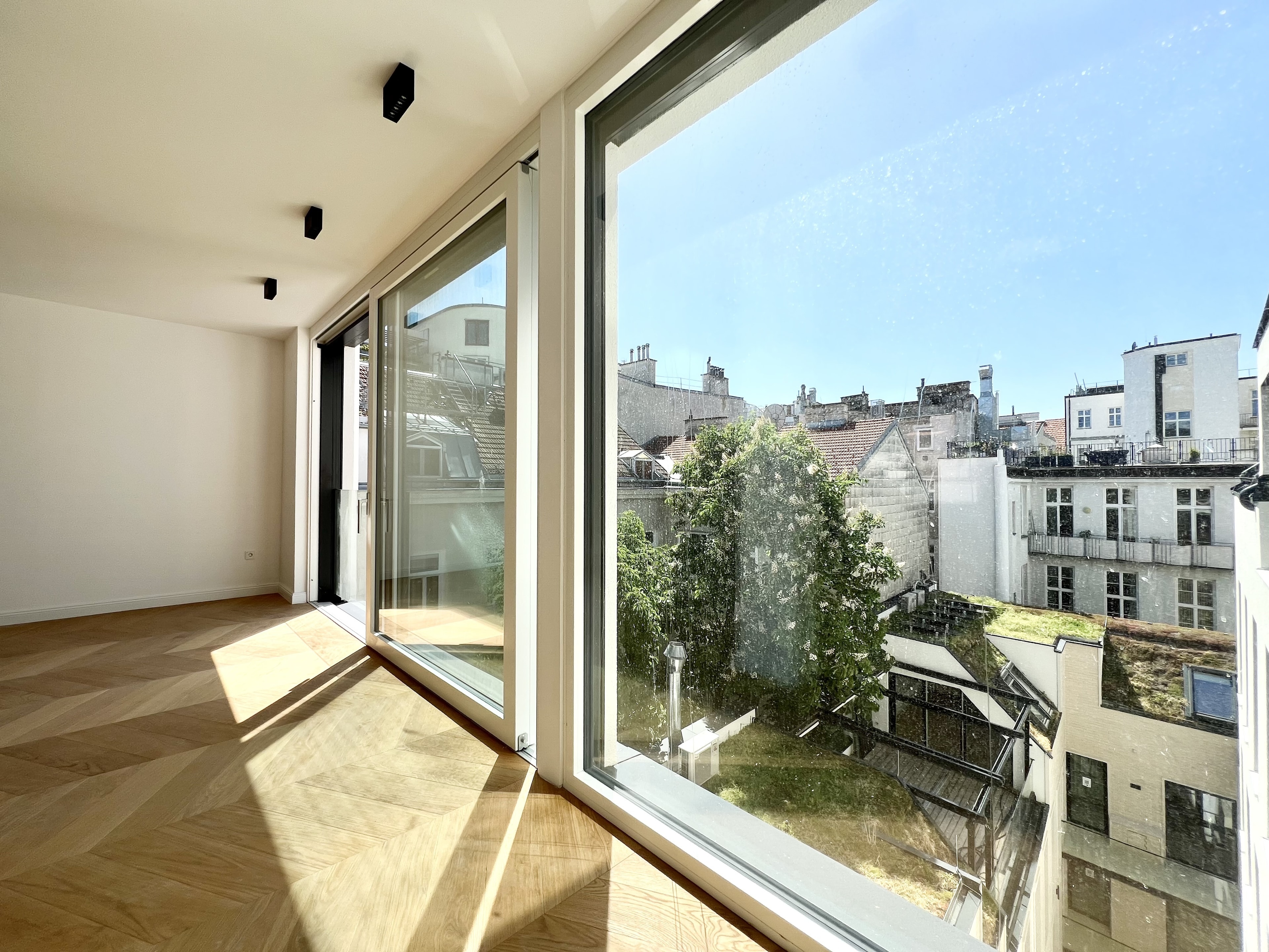 Zollergasse 7 – It's 7