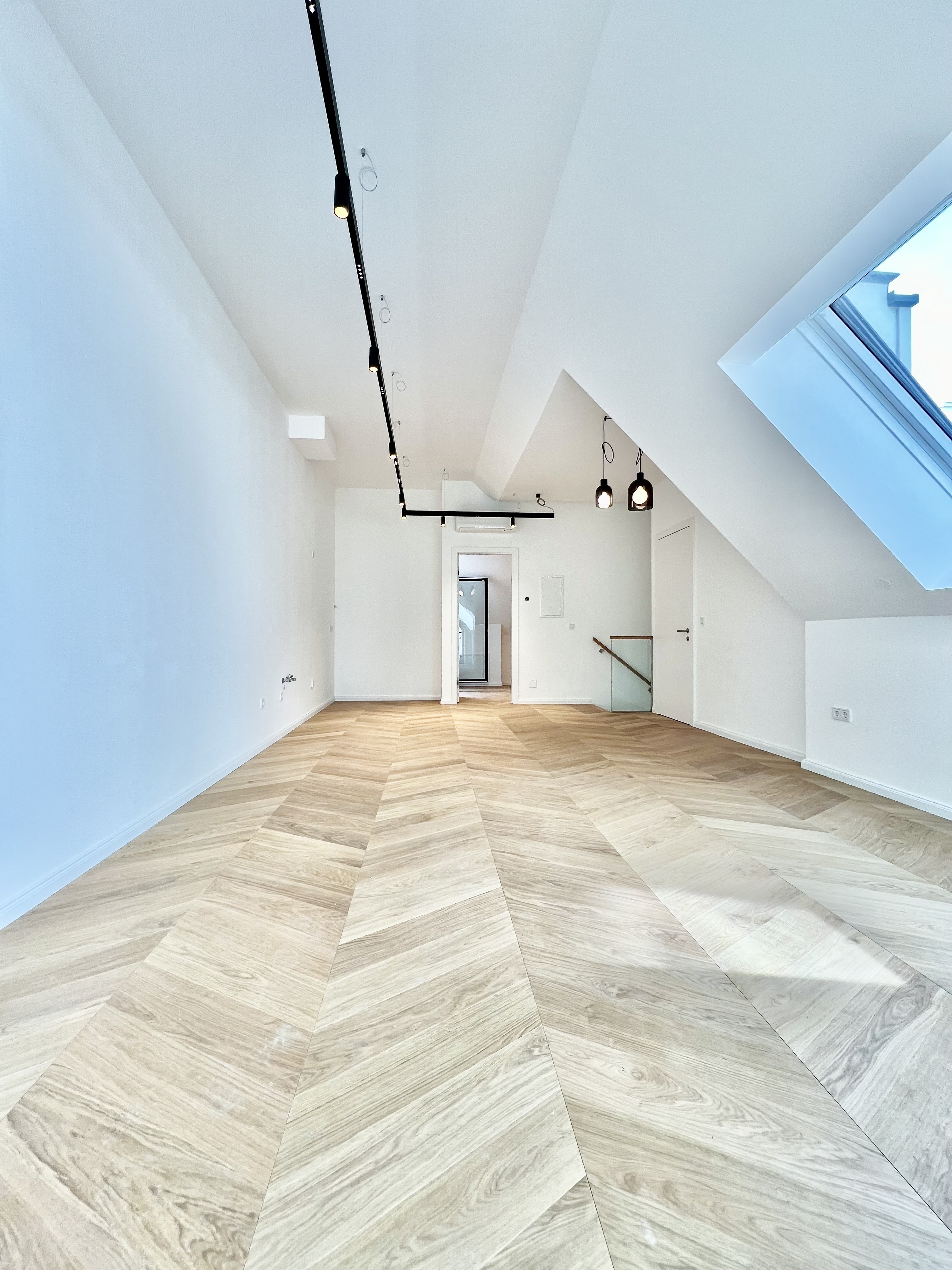 Zollergasse 7 – It's 7