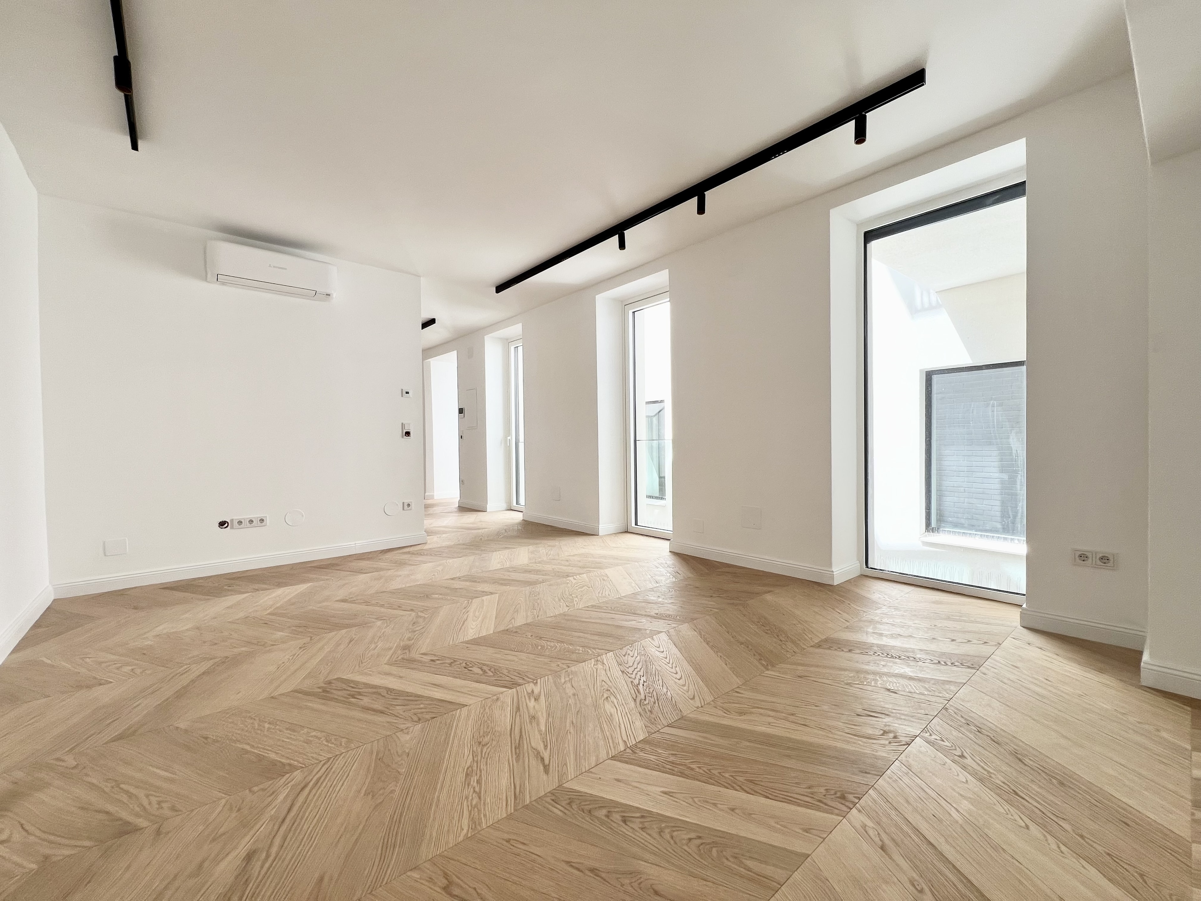 Zollergasse 7 – It's 7
