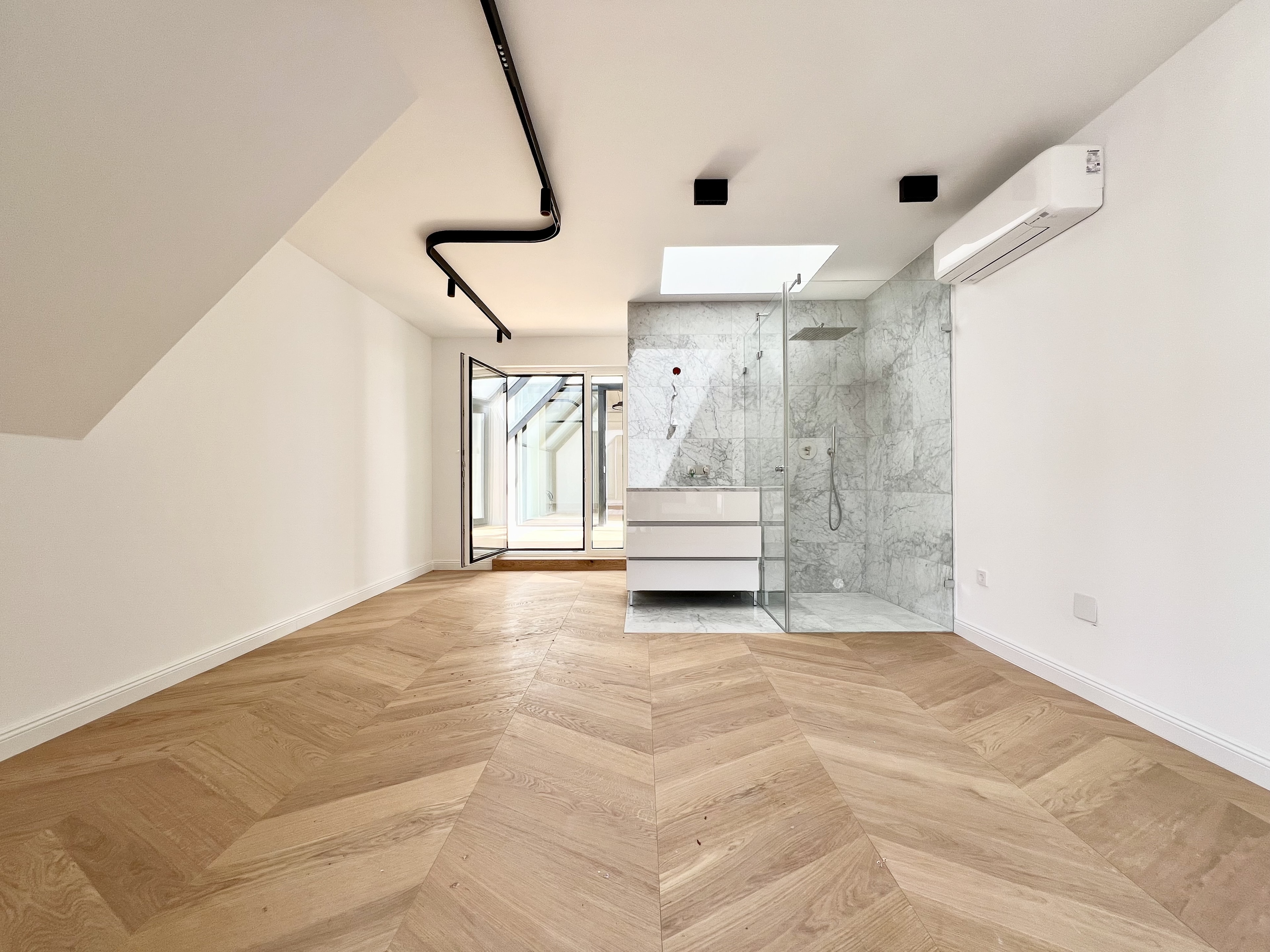 Zollergasse 7 – It's 7