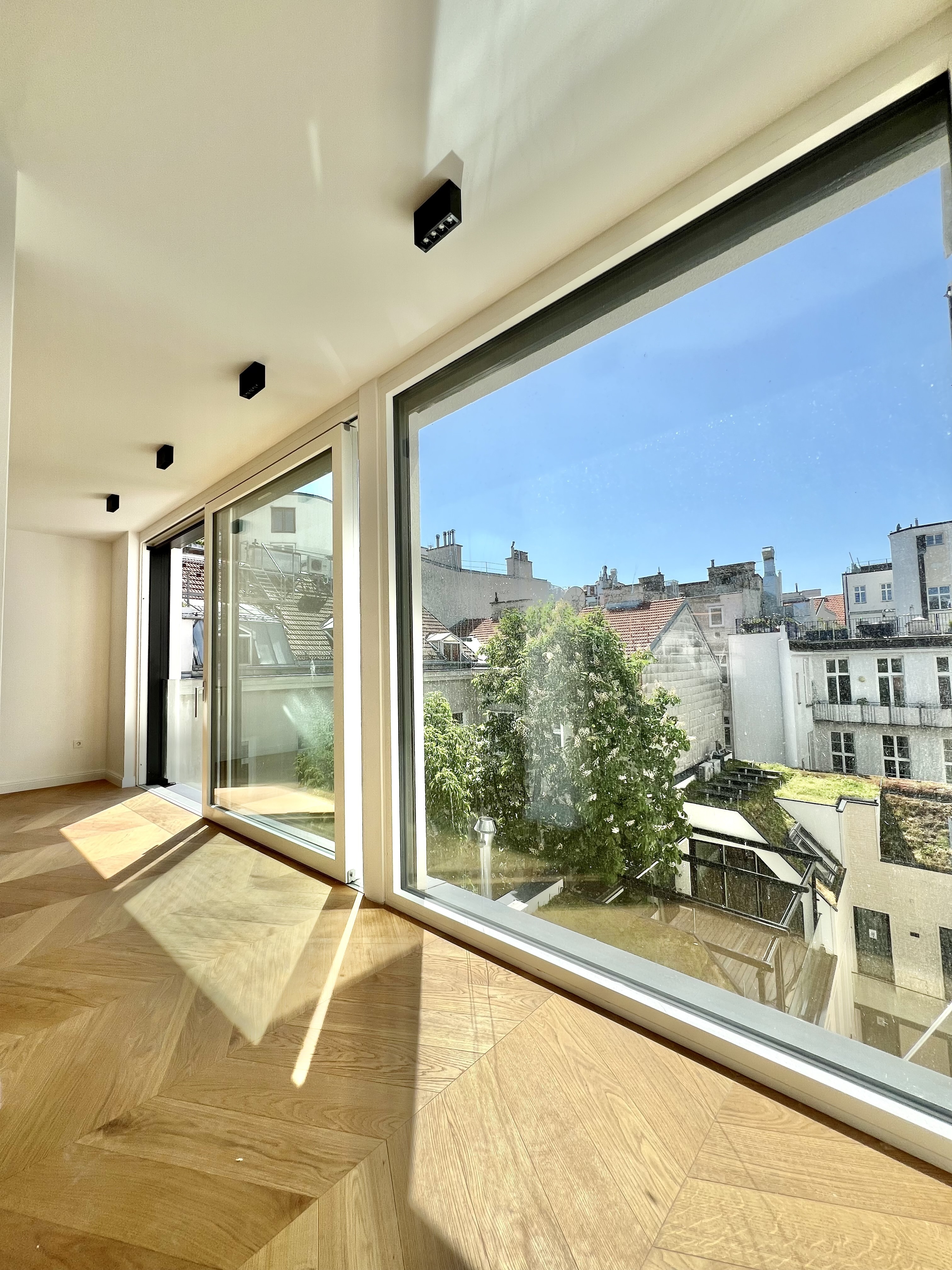 Zollergasse 7 – It's 7