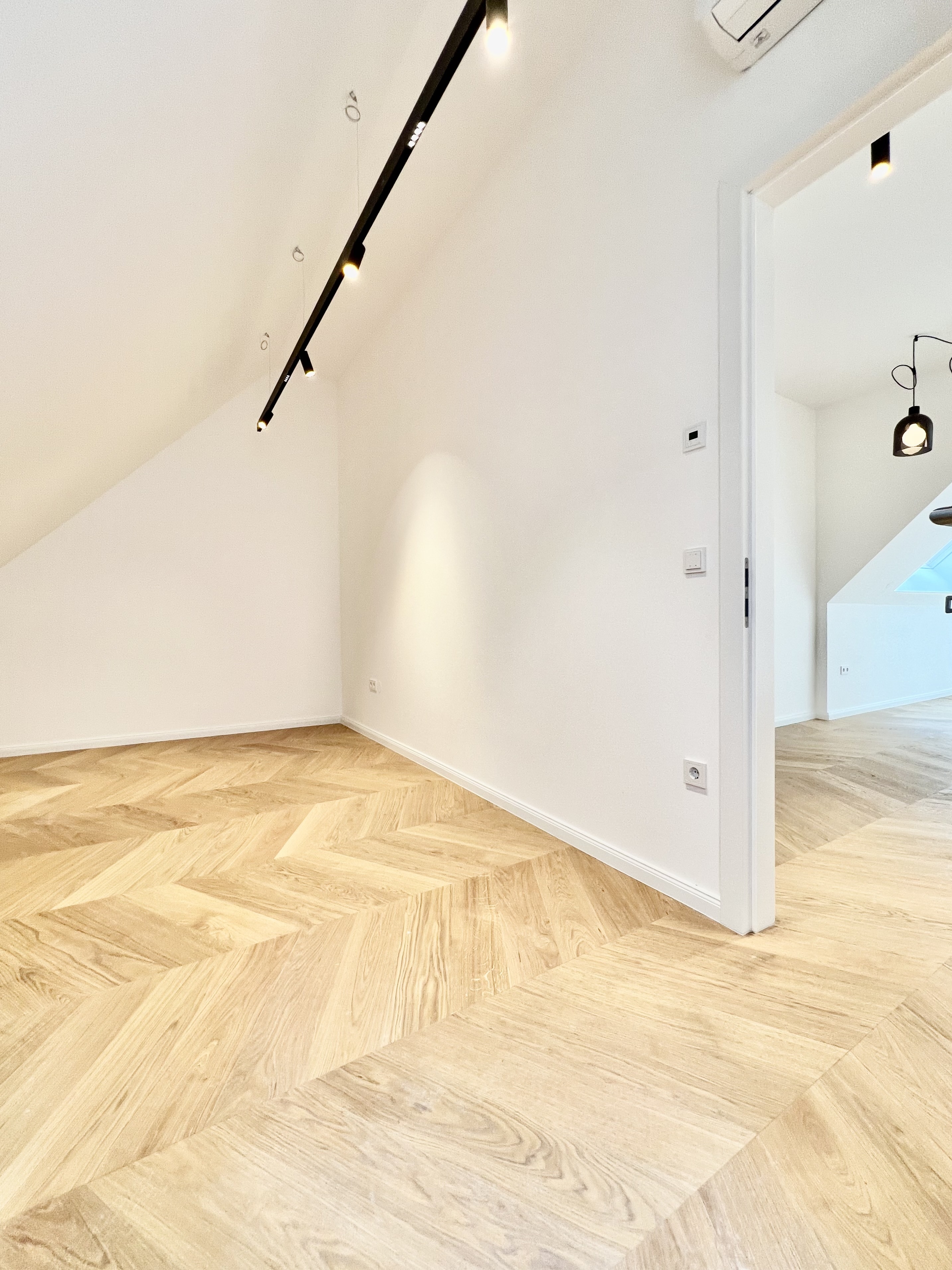 Zollergasse 7 – It's 7