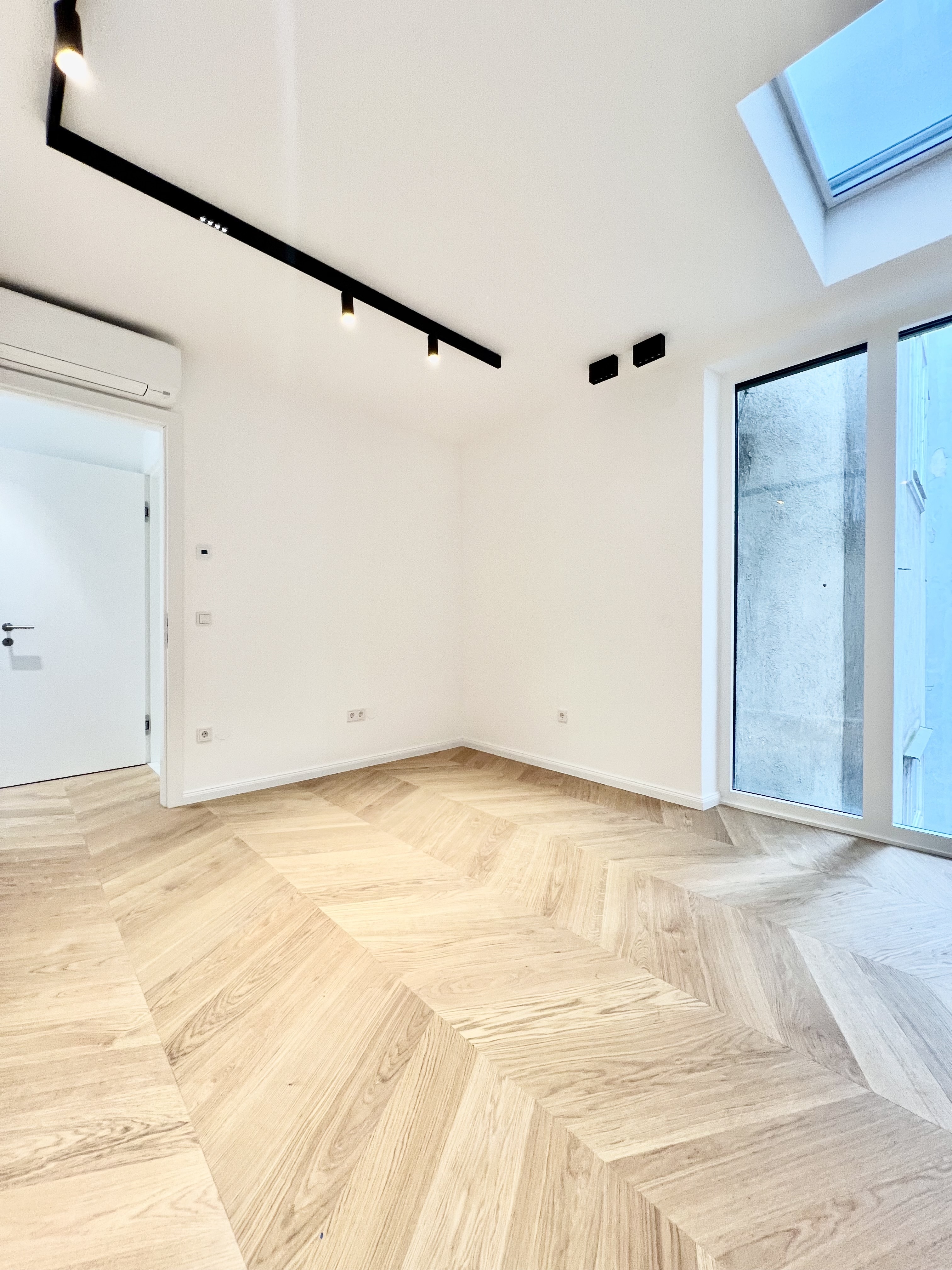 Zollergasse 7 – It's 7