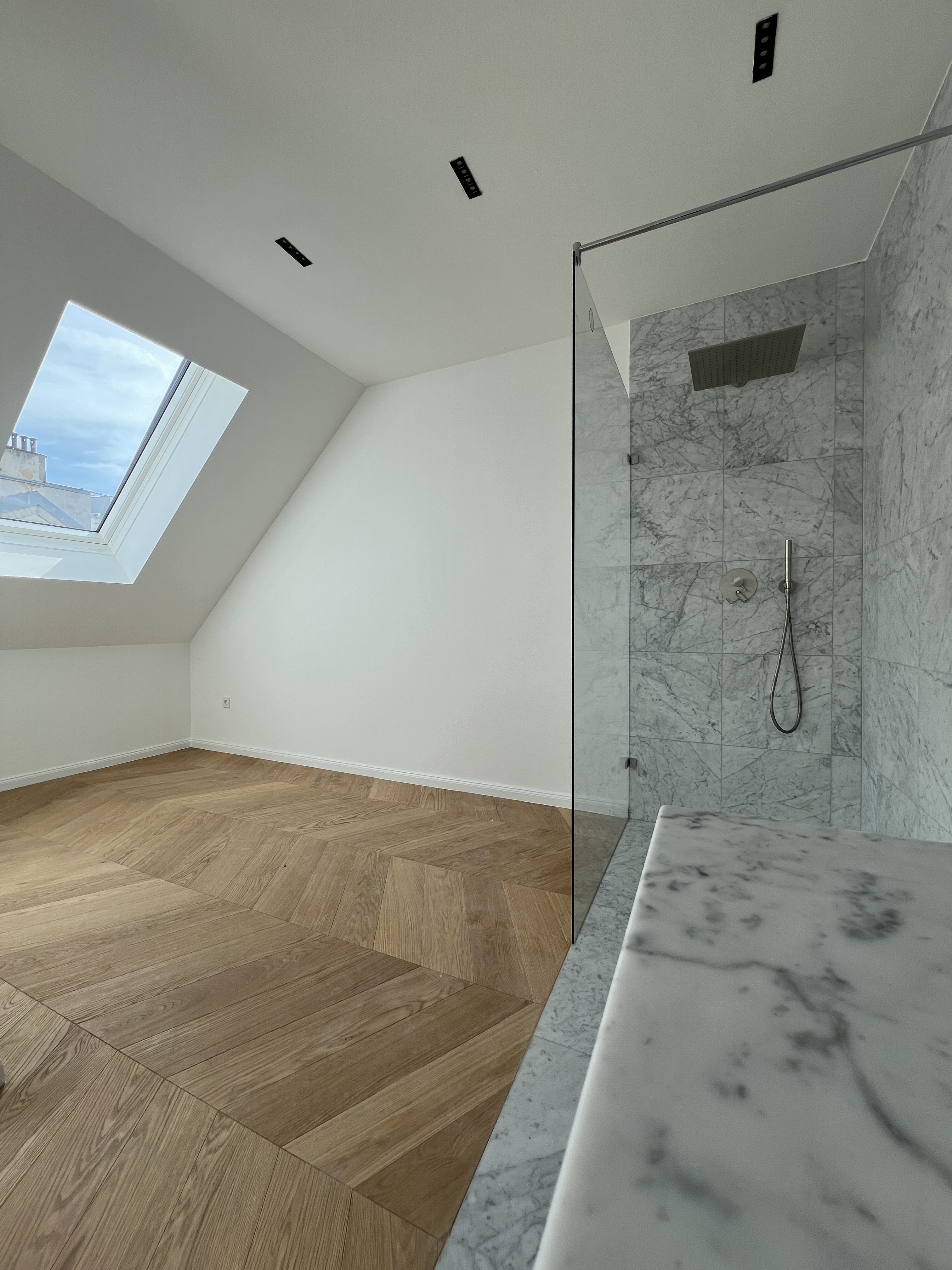 Zollergasse 7 – It's 7
