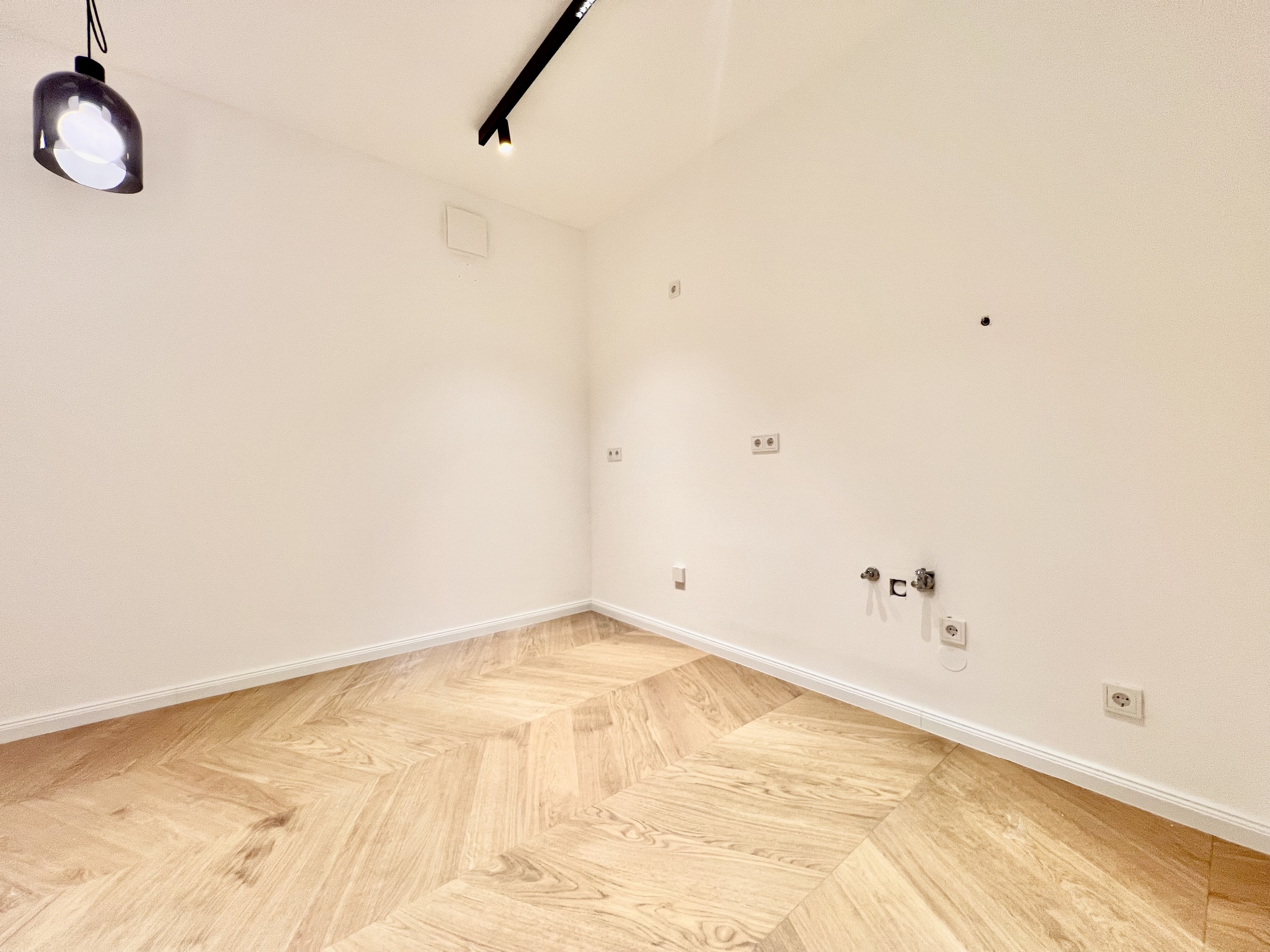 Zollergasse 7 – It's 7