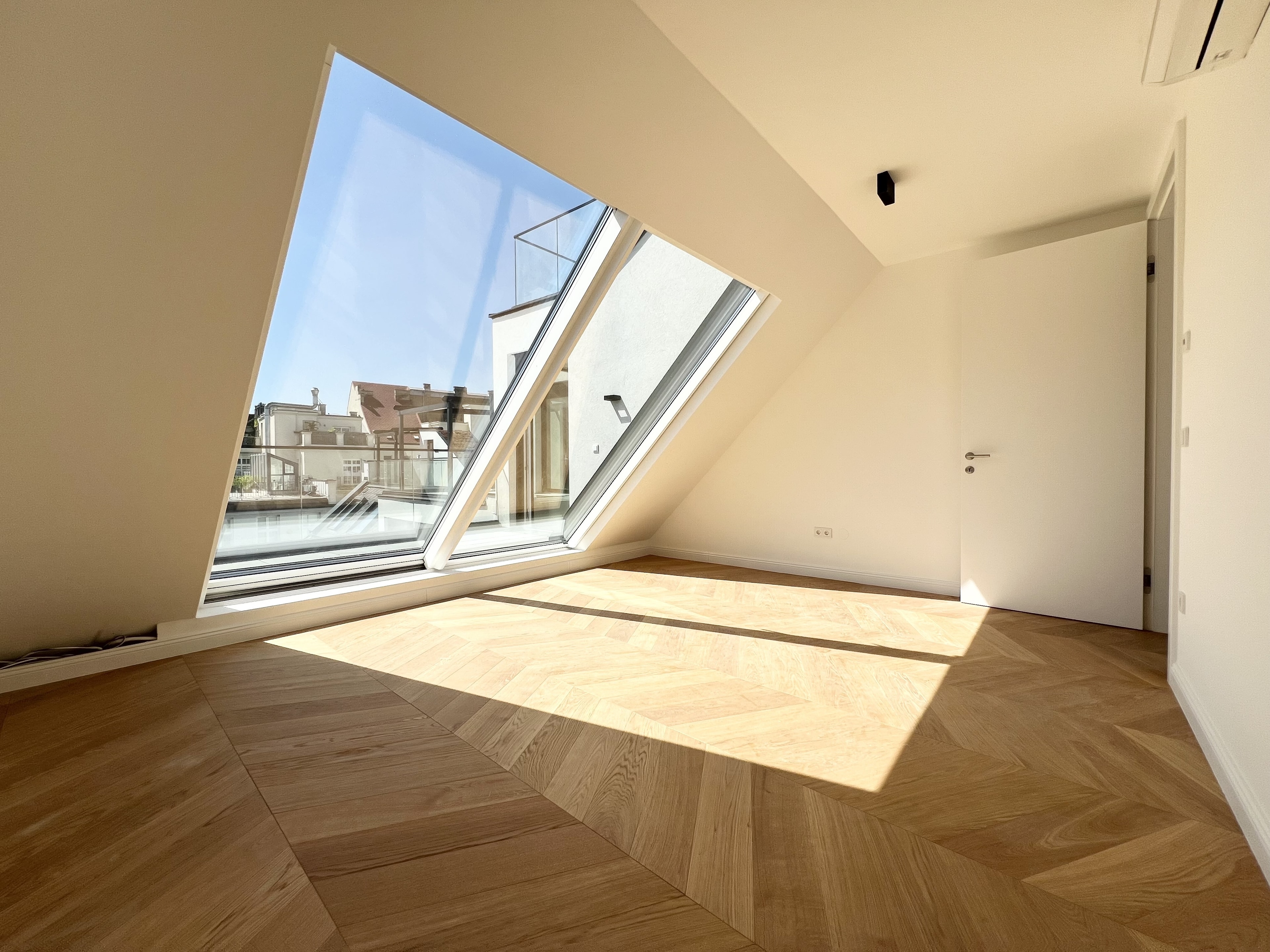 Zollergasse 7 – It's 7