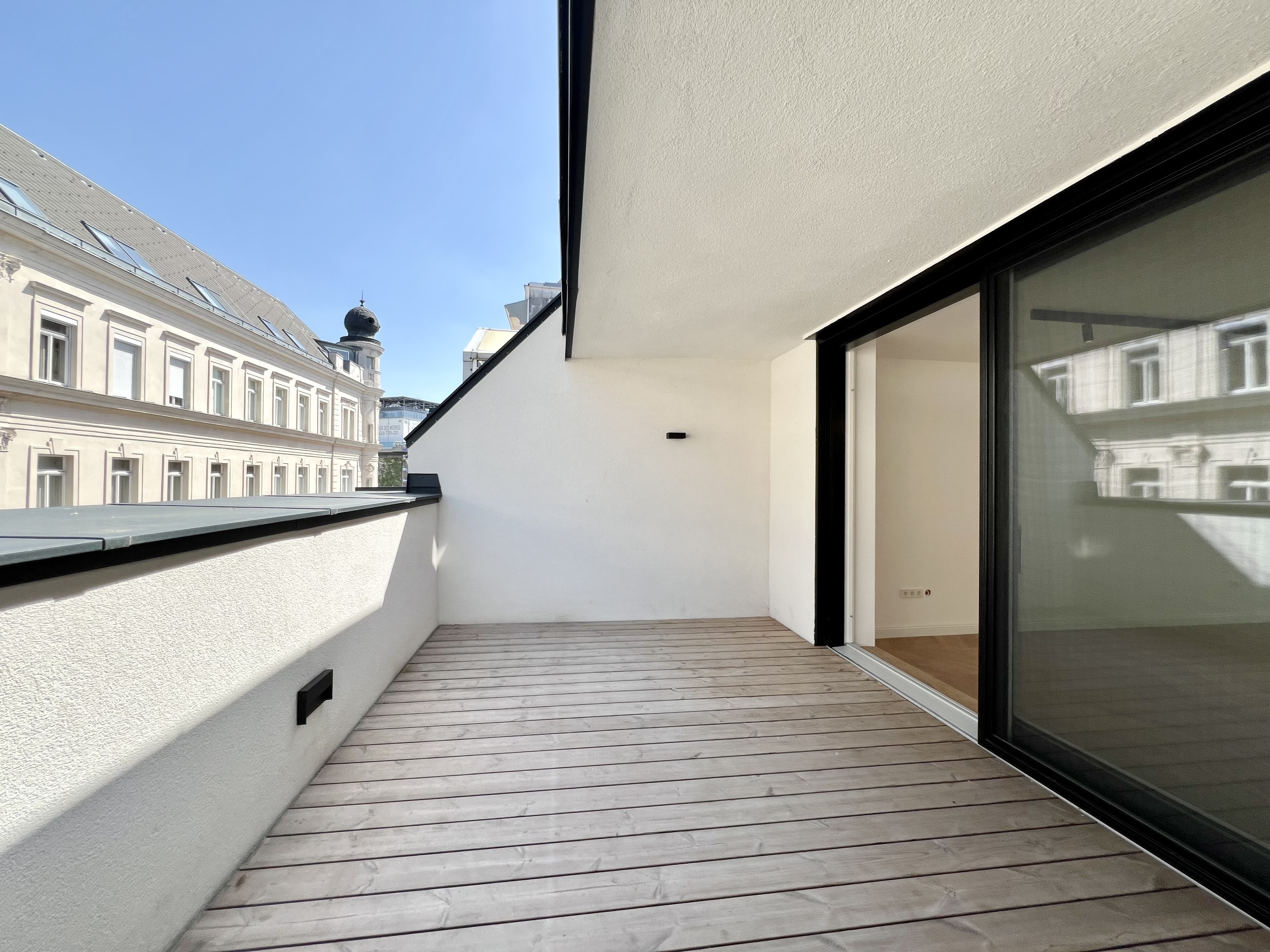 Zollergasse 7 – It's 7