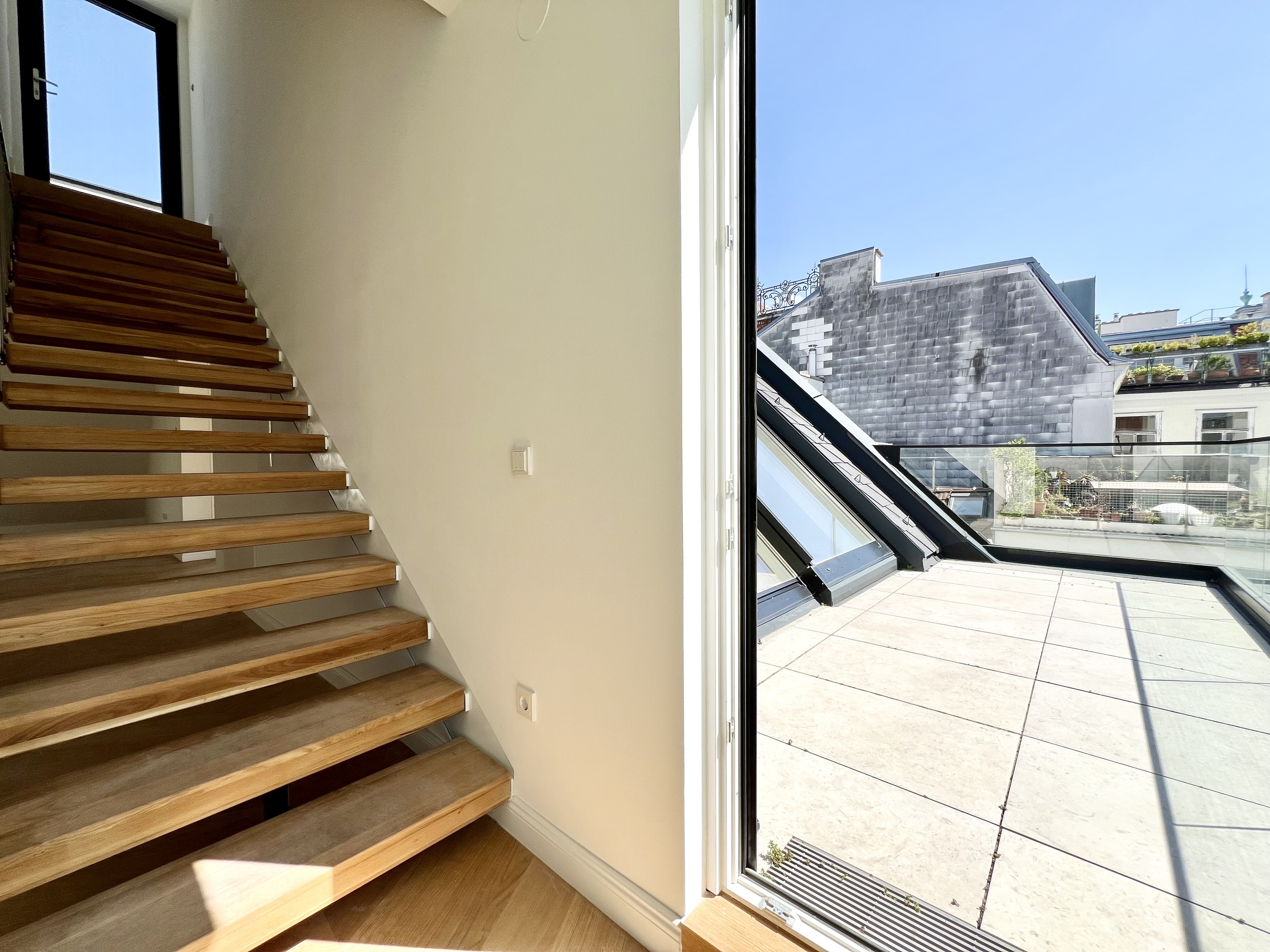 Zollergasse 7 – It's 7