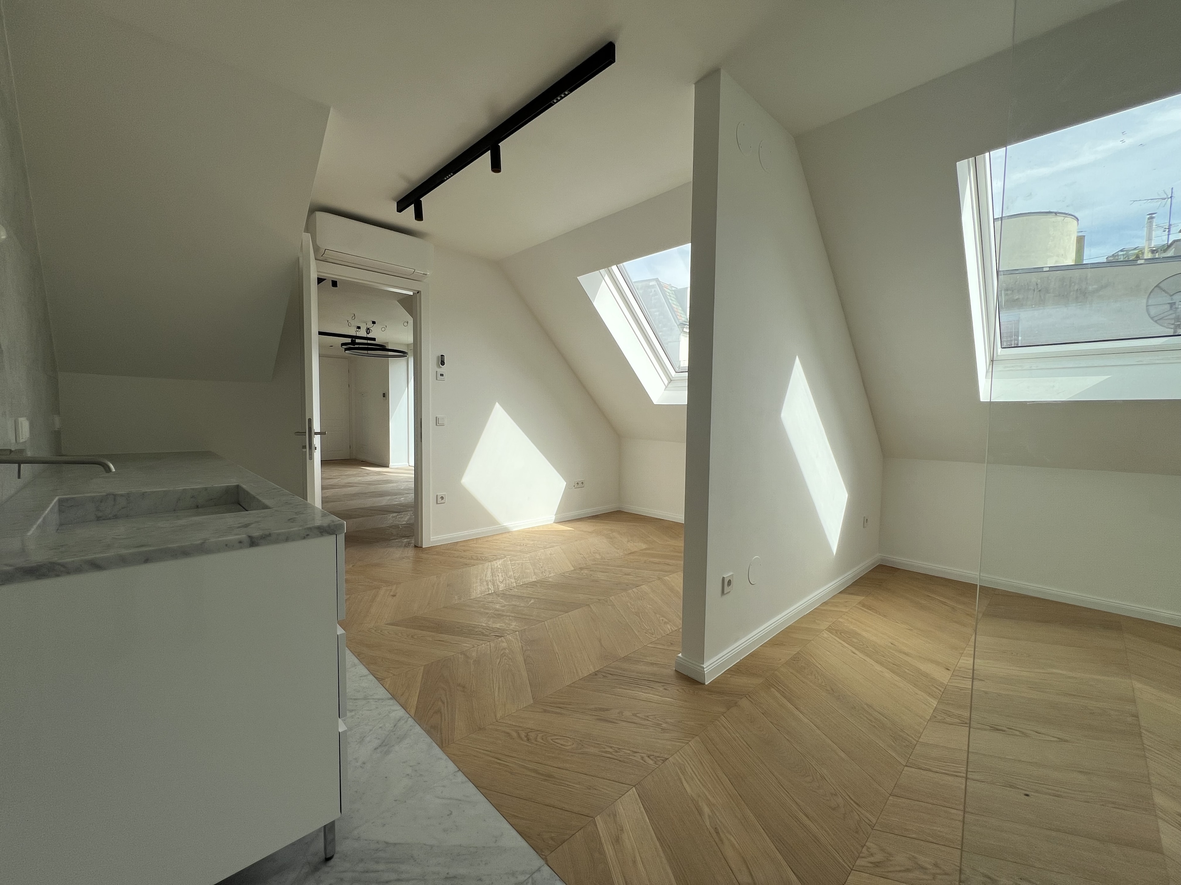 Zollergasse 7 – It's 7