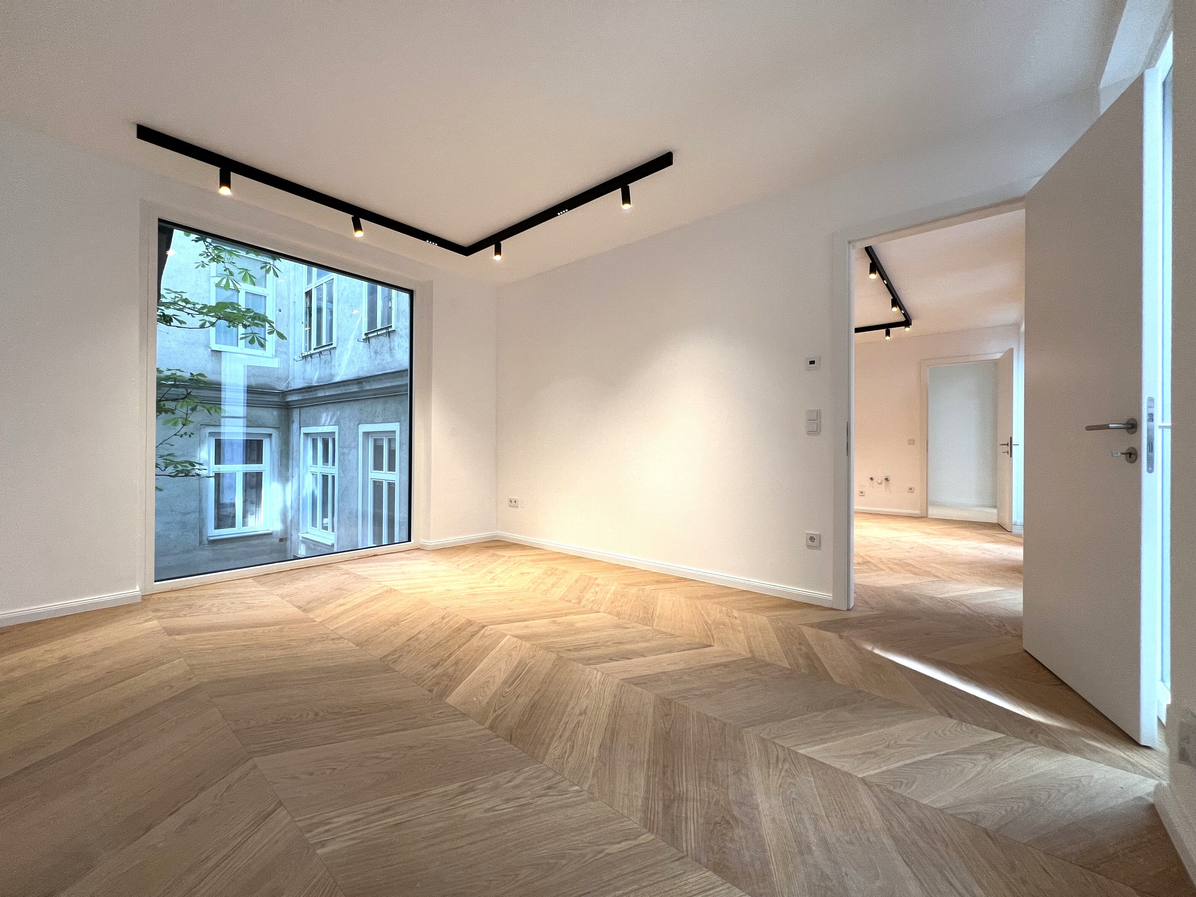 Zollergasse 7 – It's 7