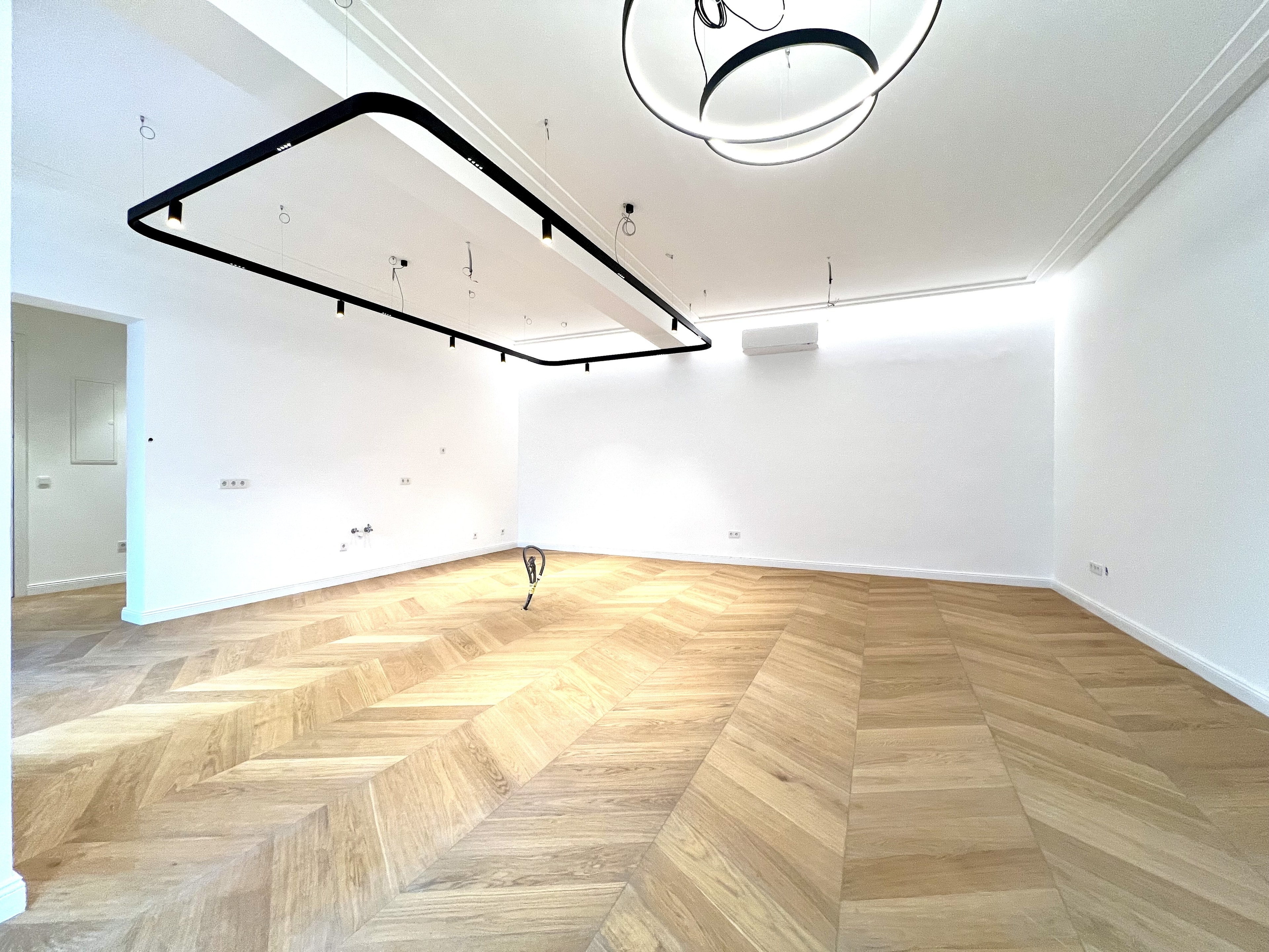 Zollergasse 7 – It's 7
