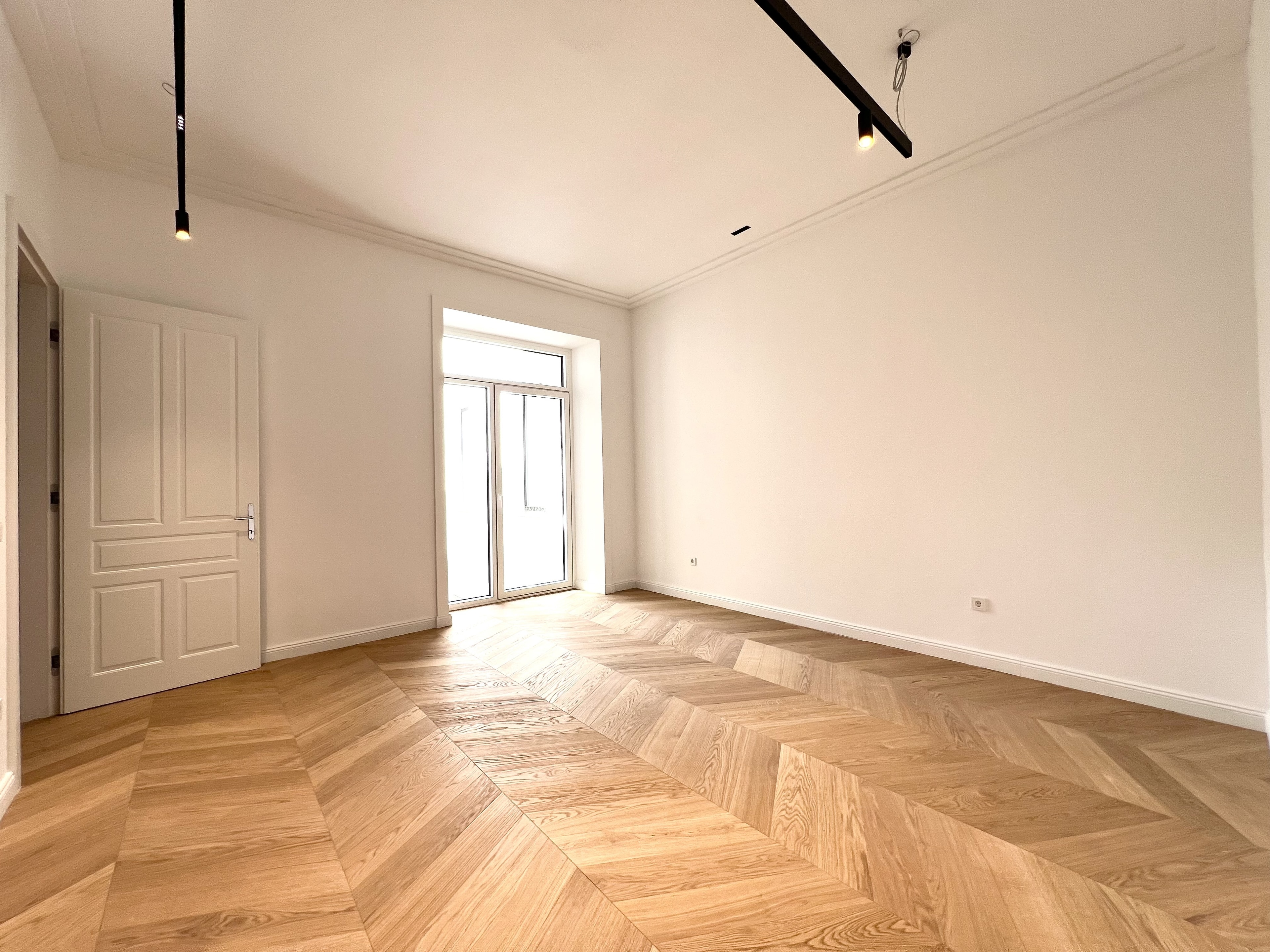 Zollergasse 7 – It's 7