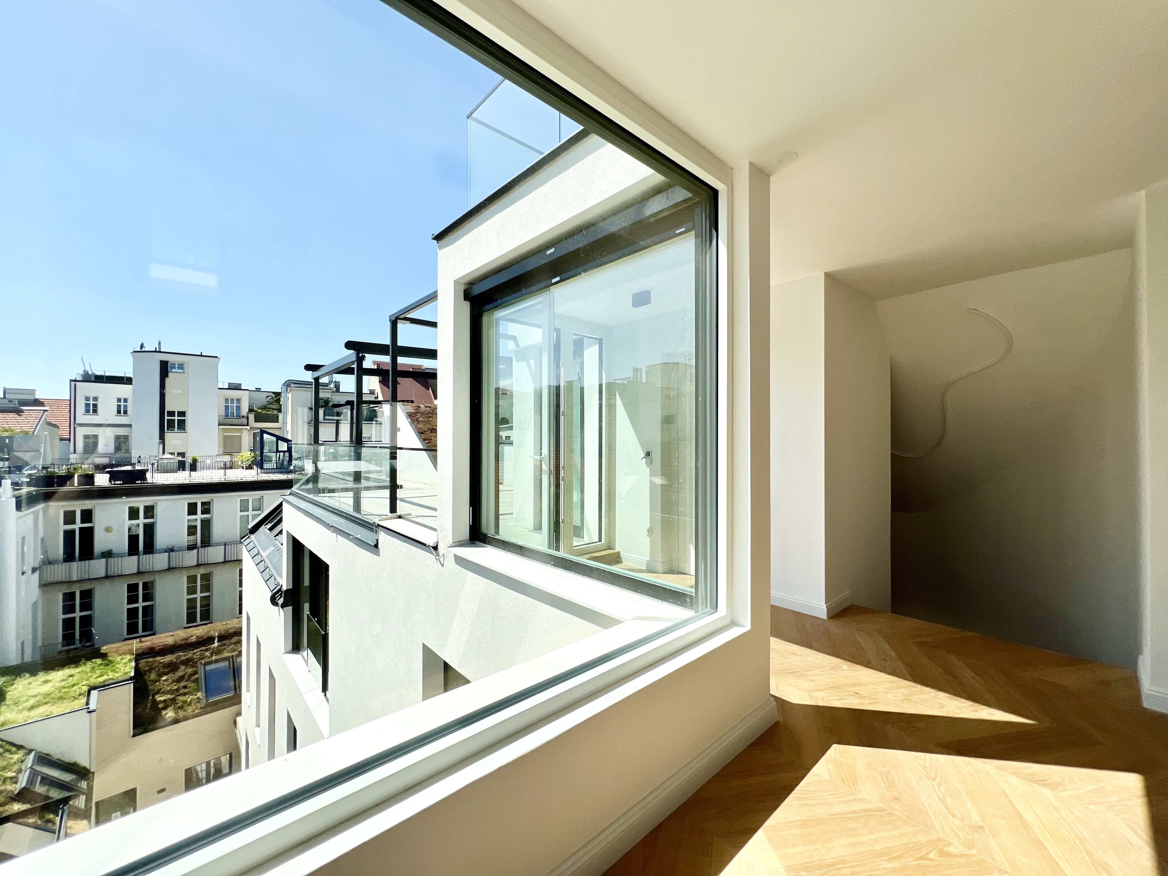 Zollergasse 7 – It's 7