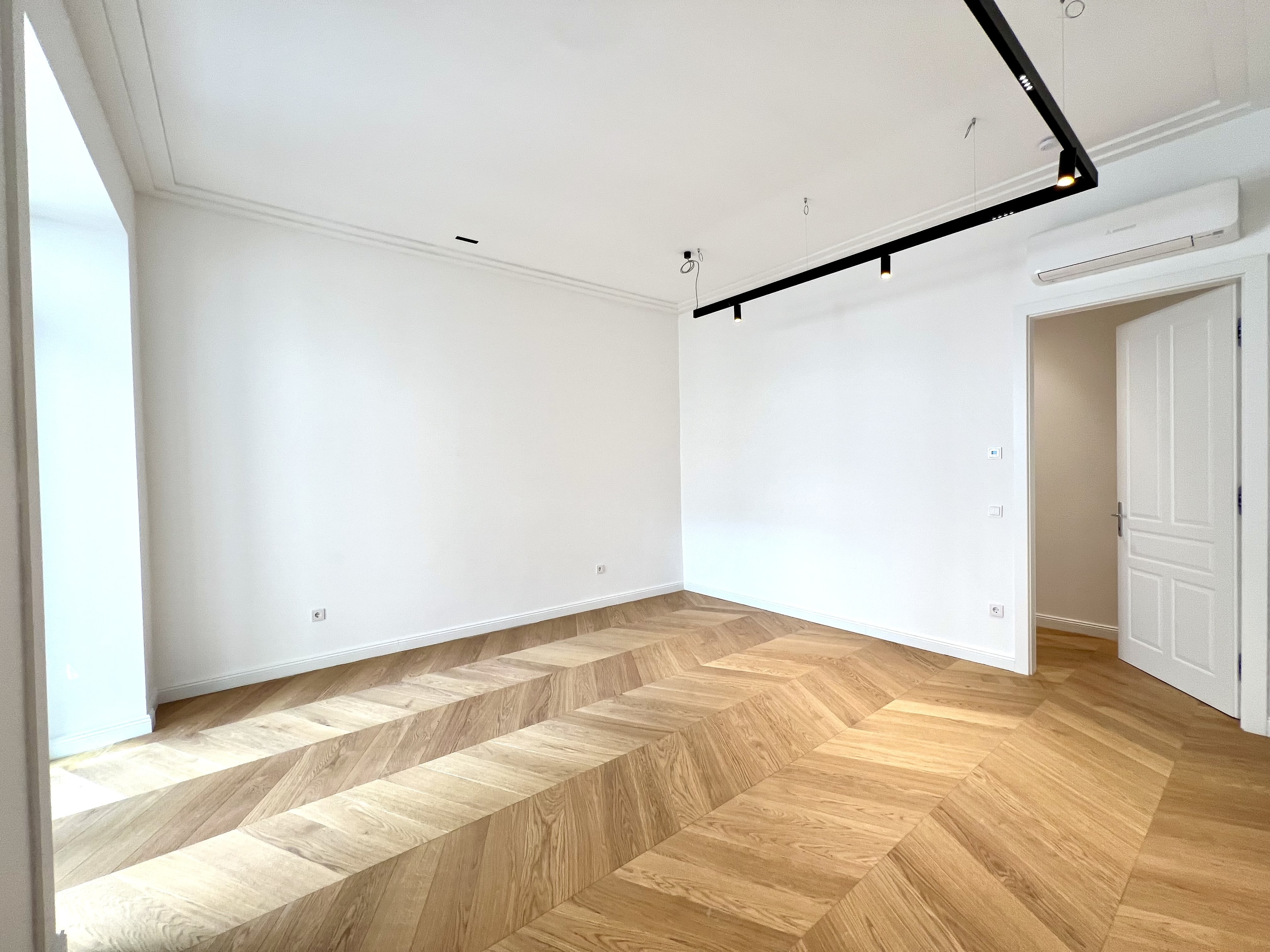 Zollergasse 7 – It's 7