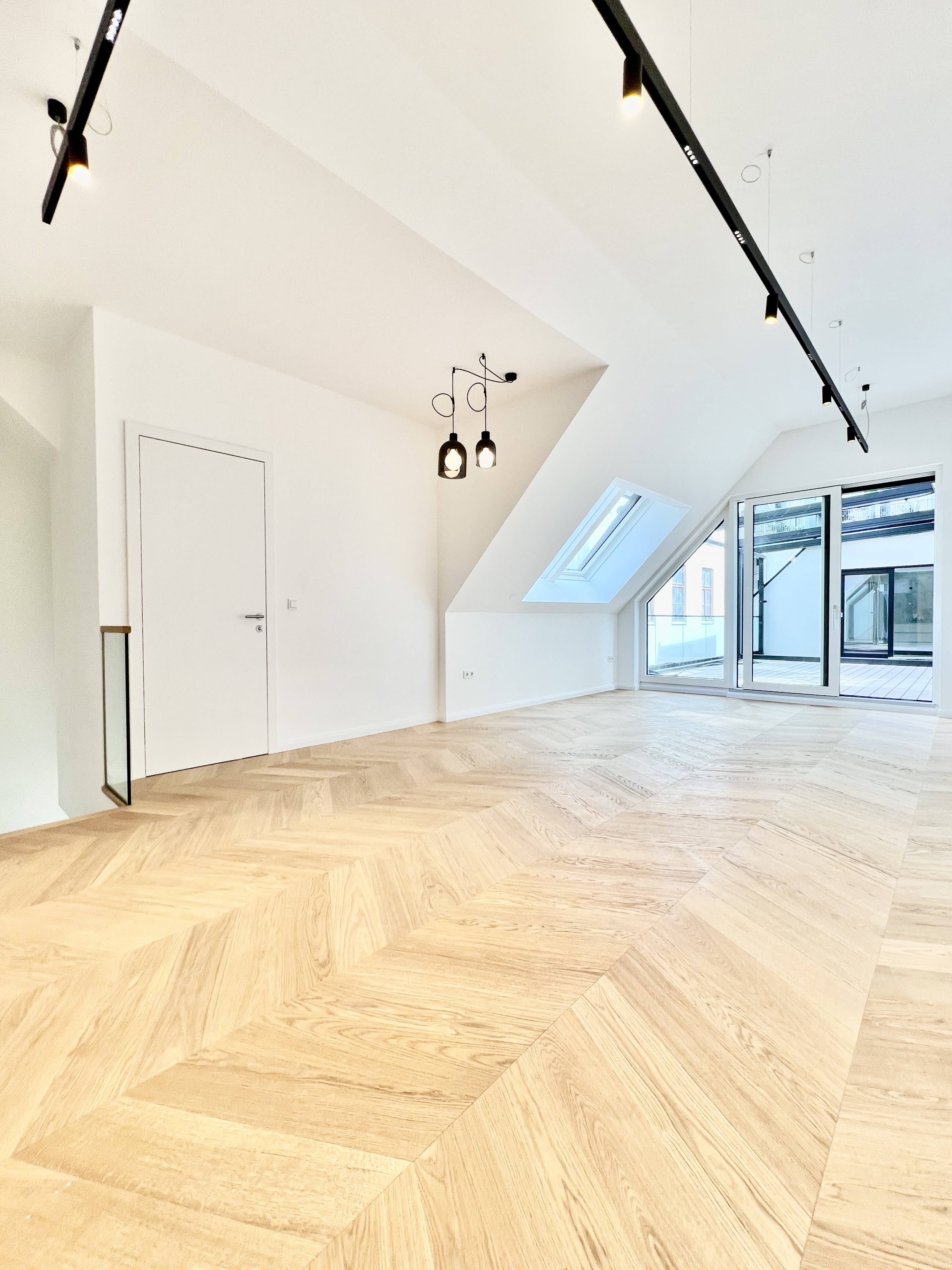 Zollergasse 7 – It's 7