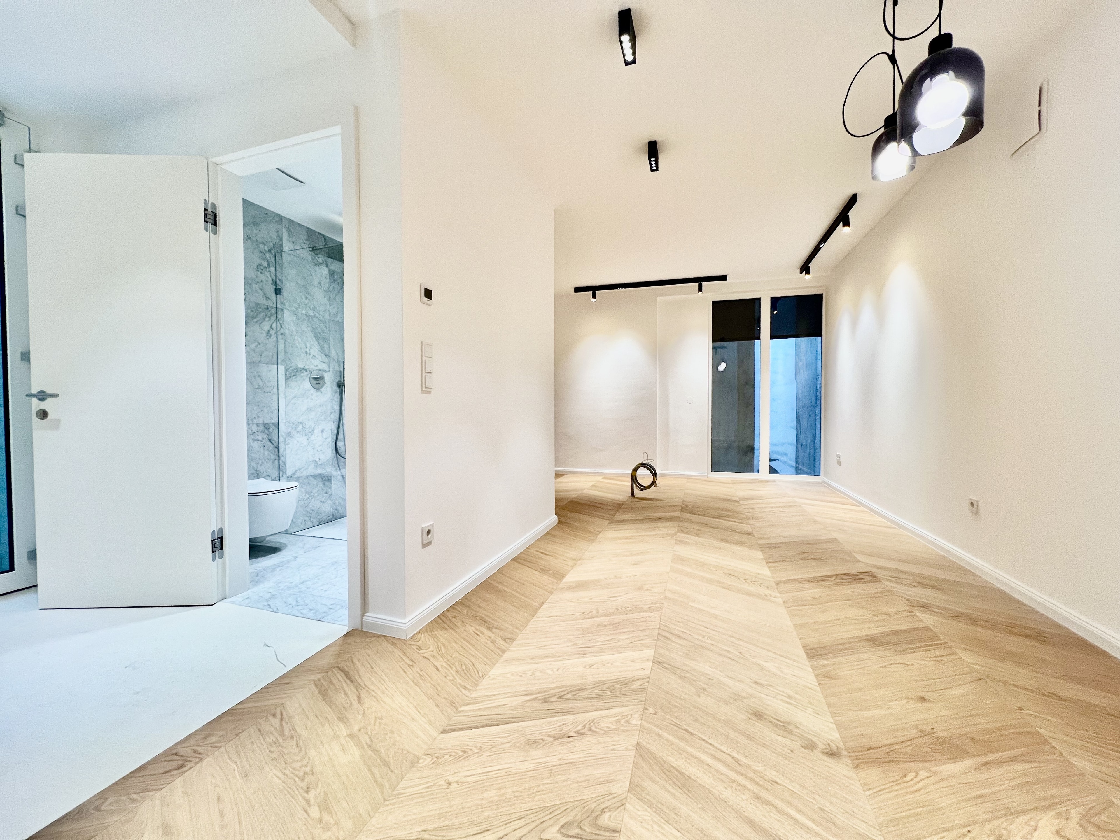 Zollergasse 7 – It's 7