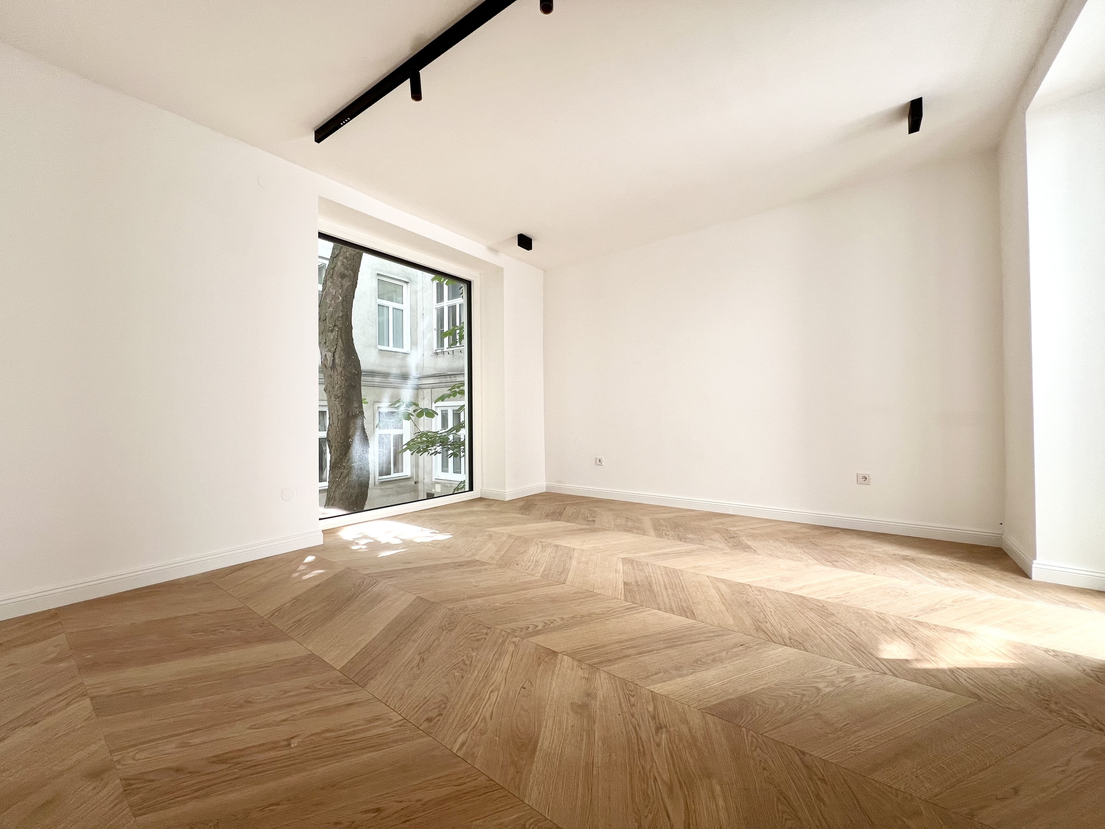 Zollergasse 7 – It's 7