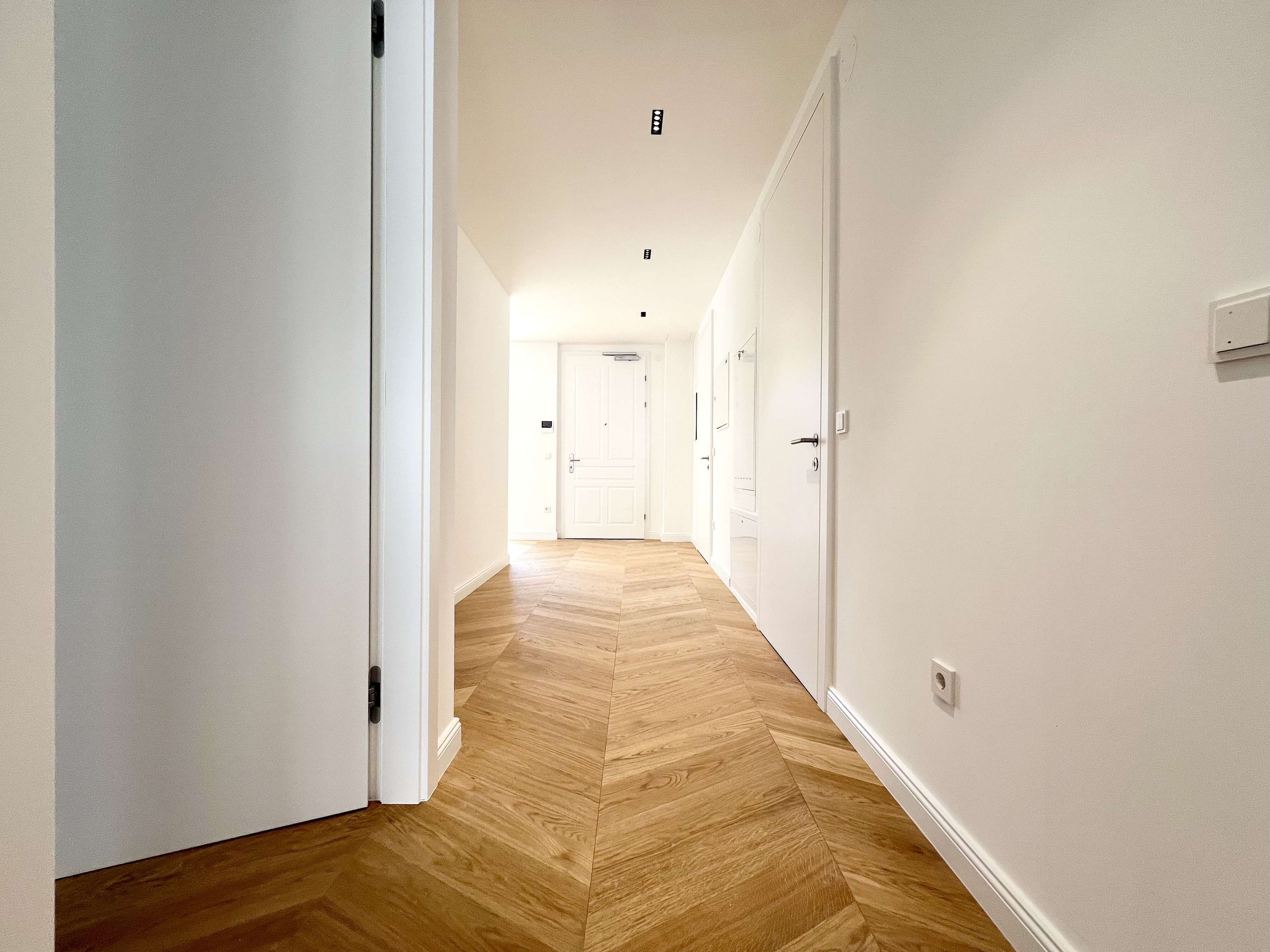 Zollergasse 7 – It's 7