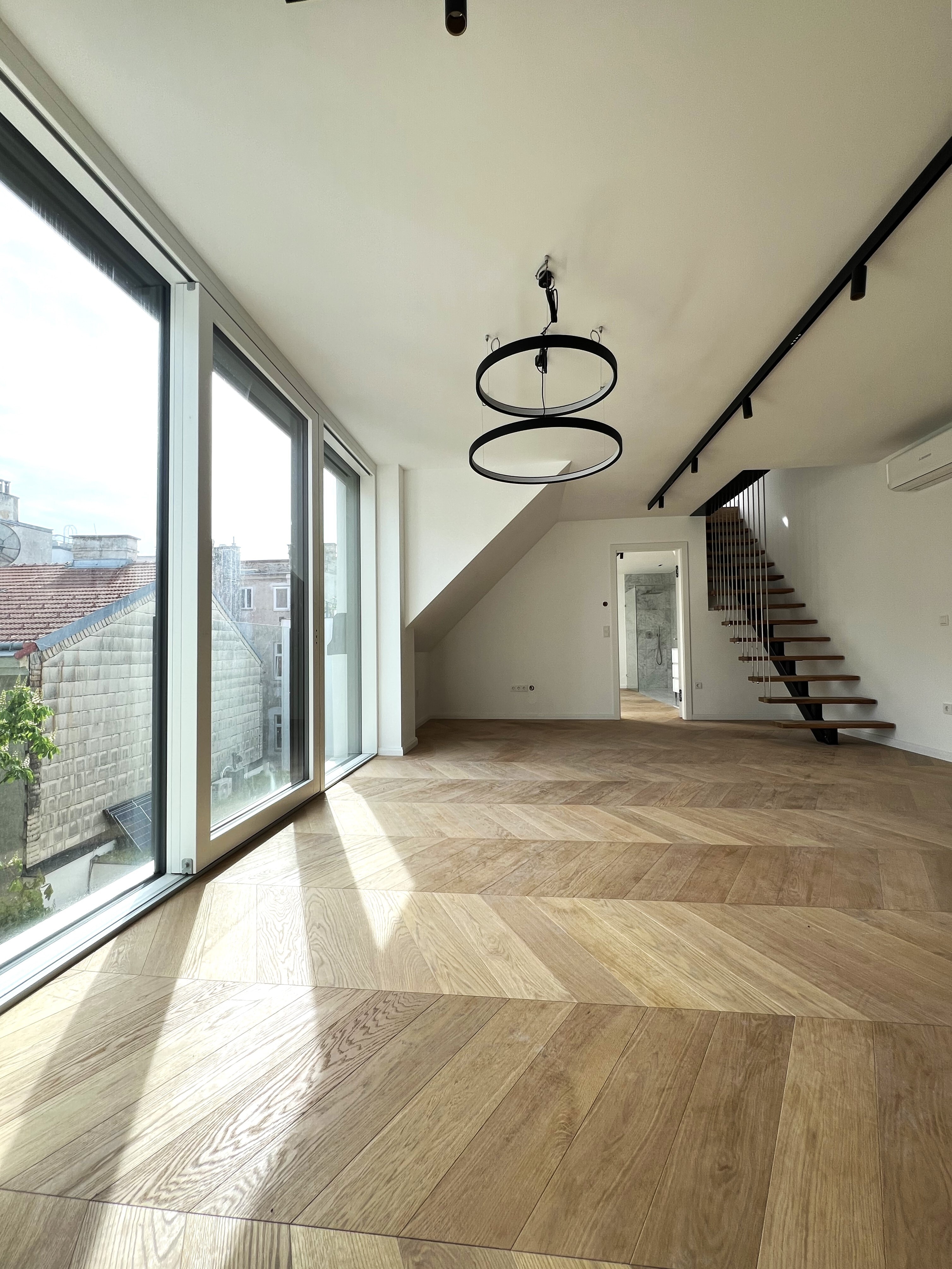 Zollergasse 7 – It's 7