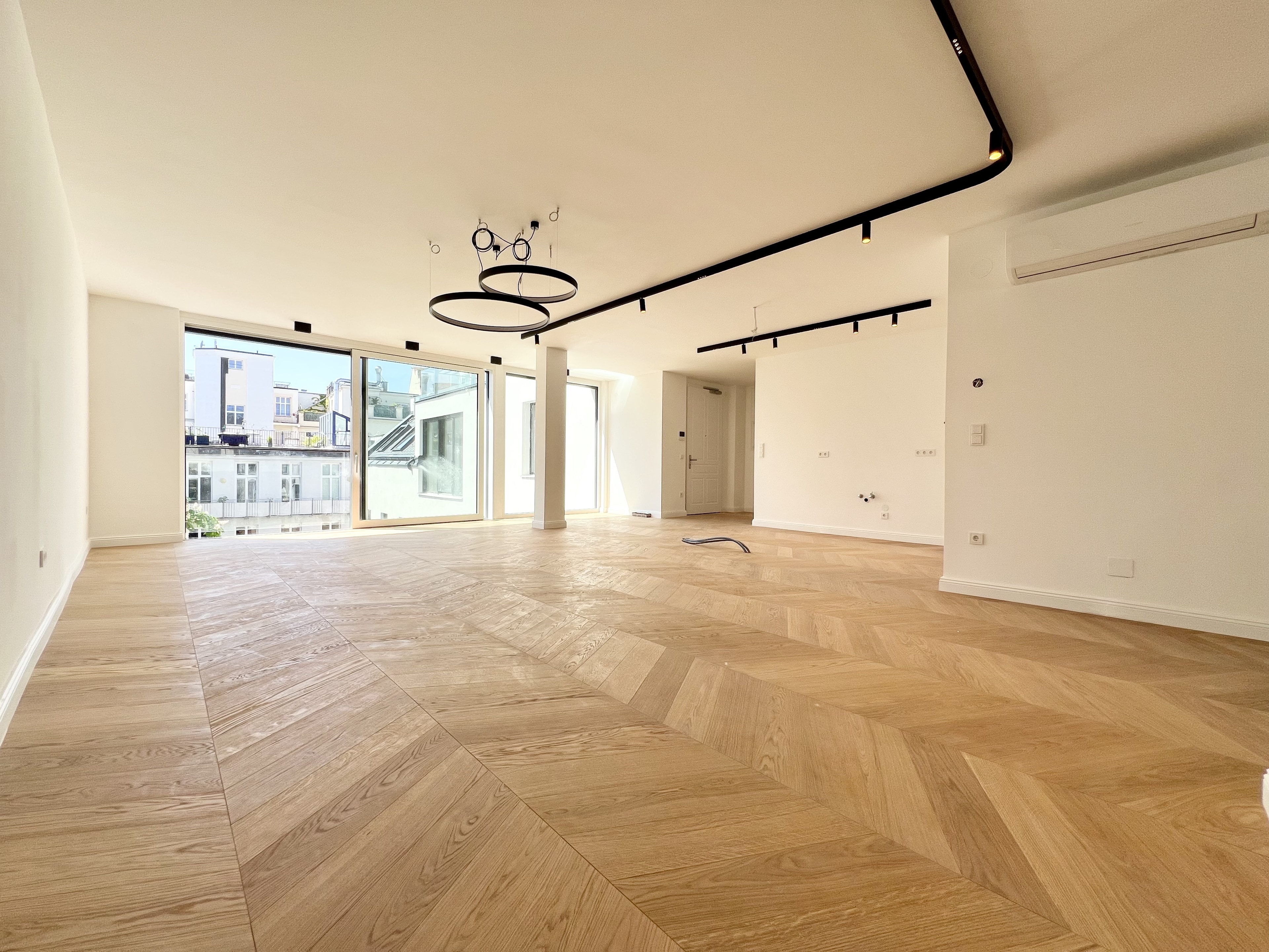 Zollergasse 7 – It's 7