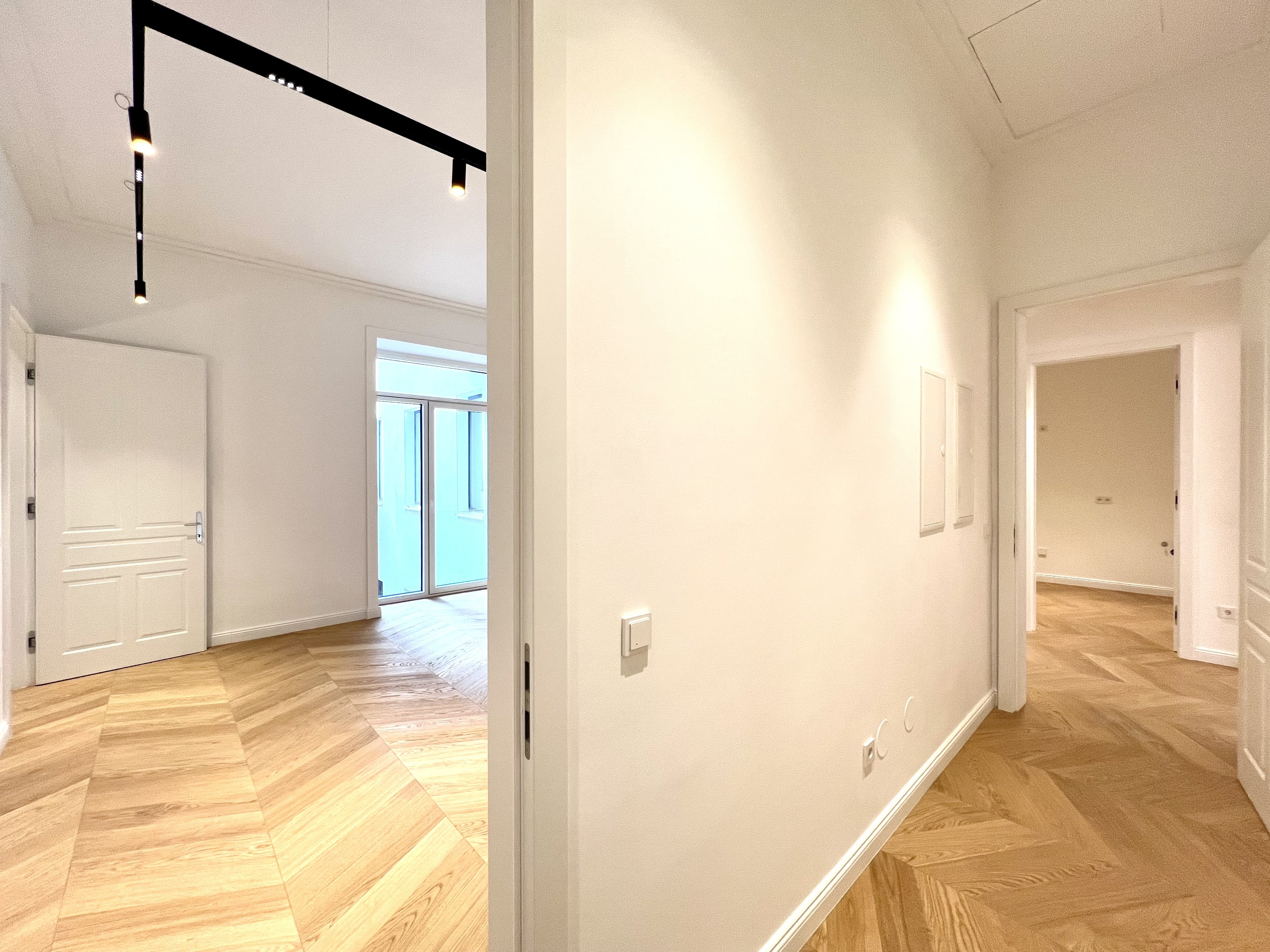 Zollergasse 7 – It's 7