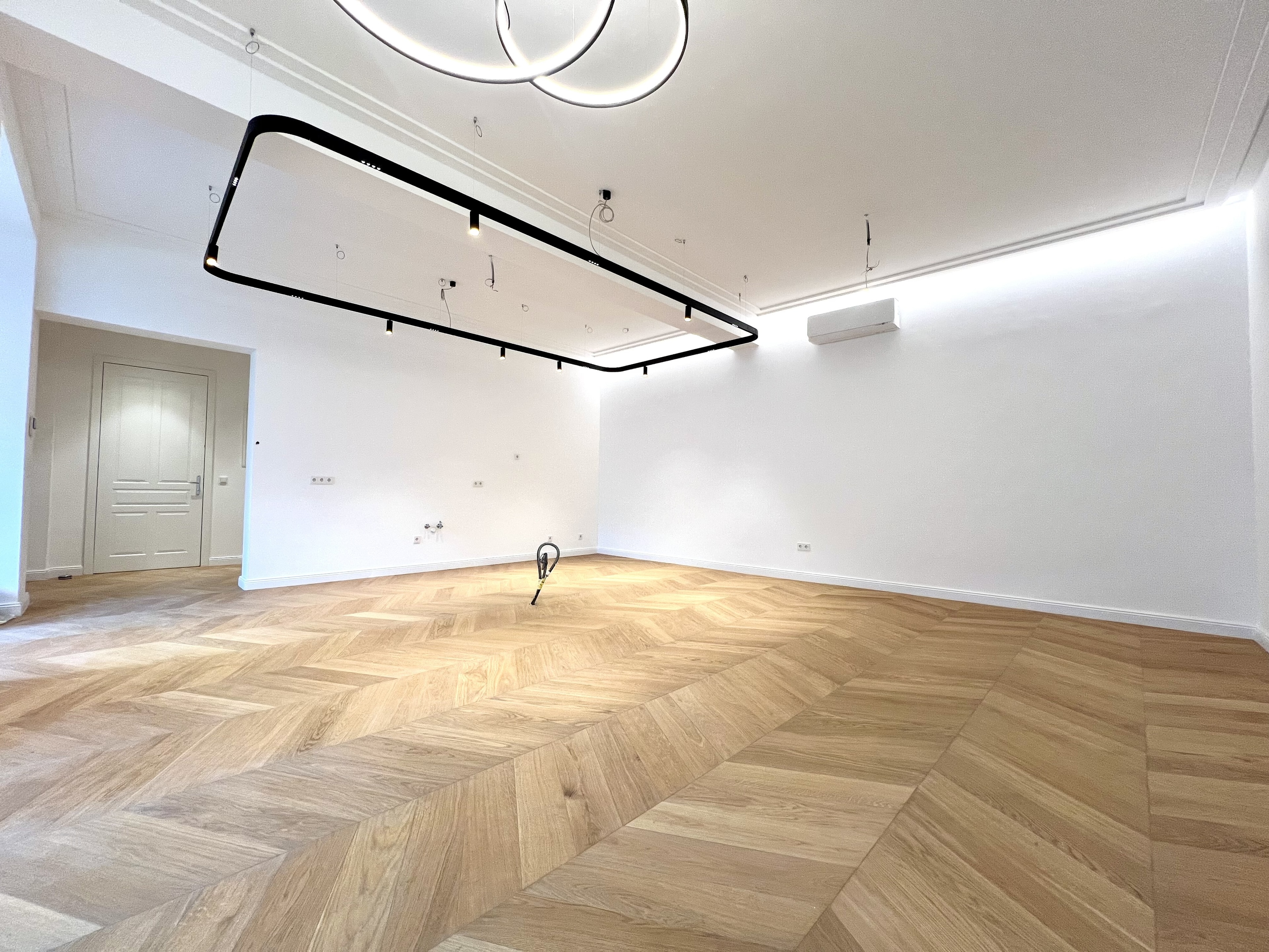 Zollergasse 7 – It's 7