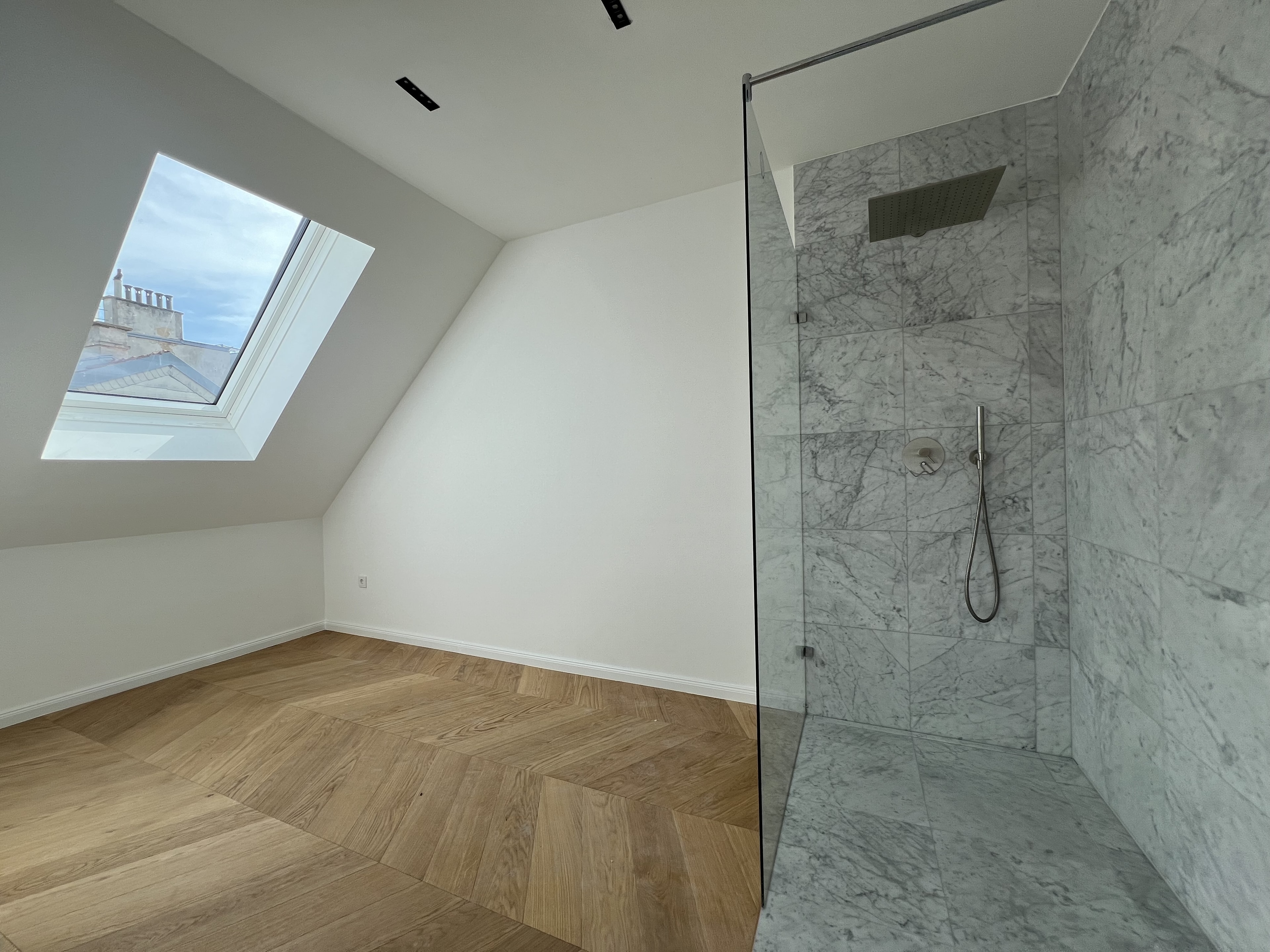 Zollergasse 7 – It's 7
