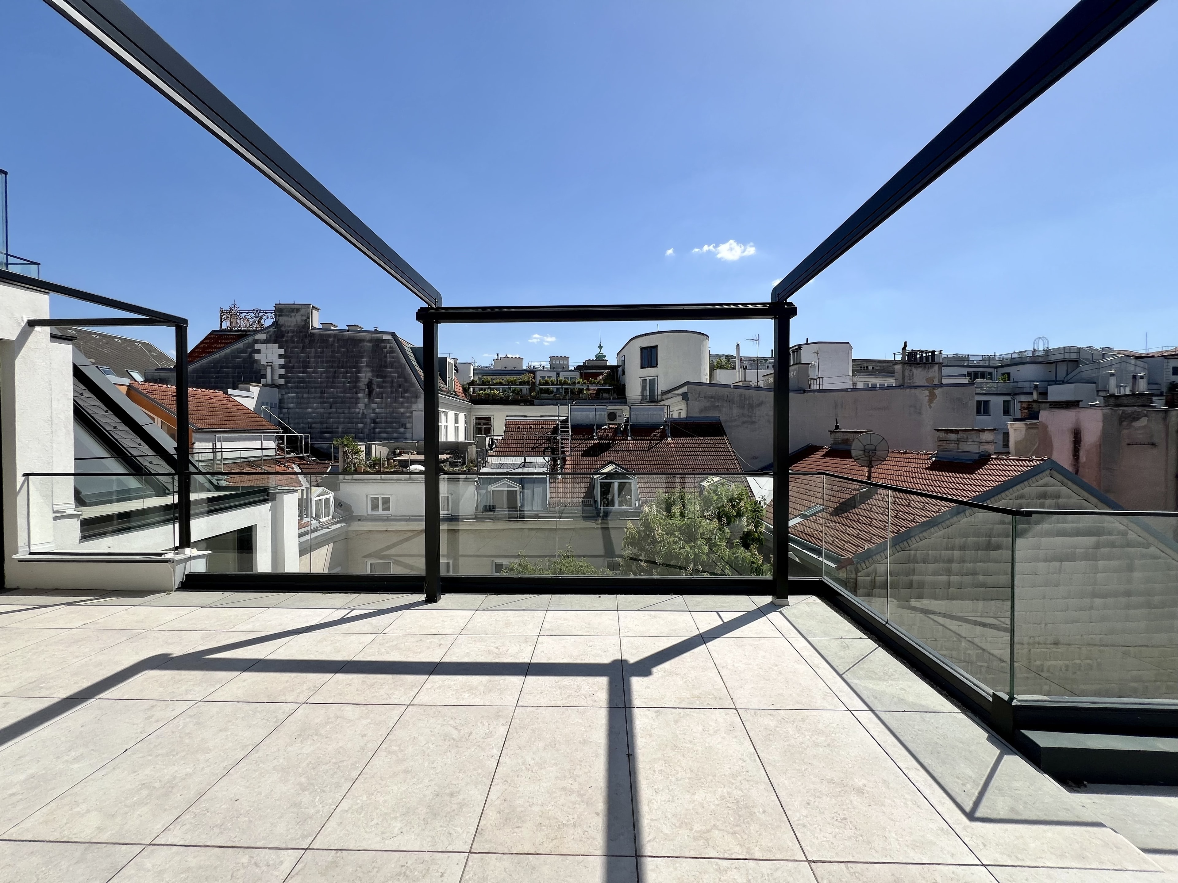 Zollergasse 7 – It's 7