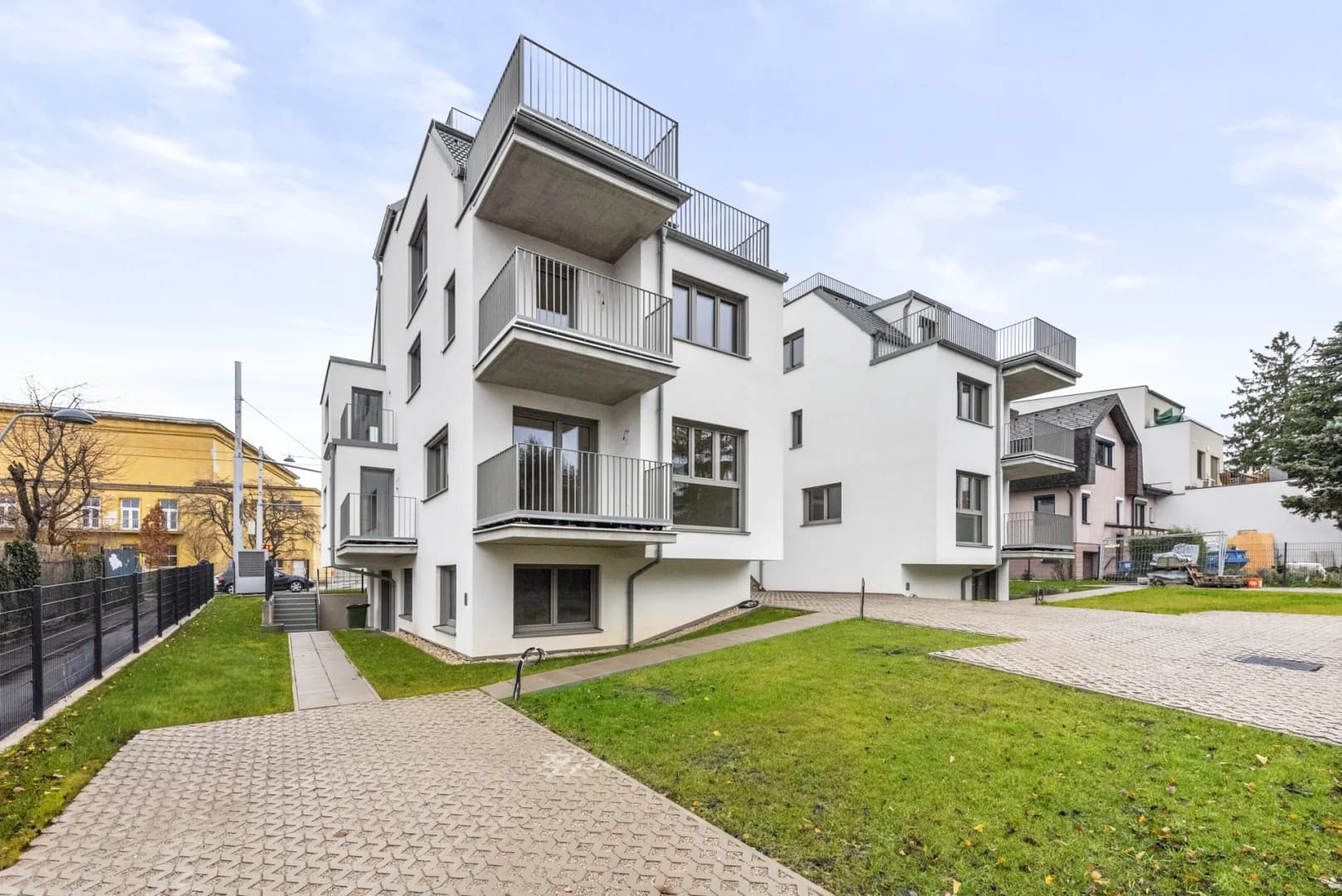Speisinger Straße 122–124