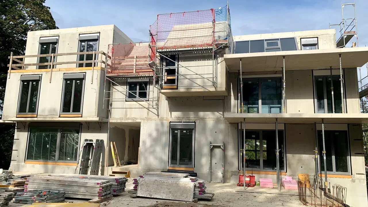 Image 4 of 11