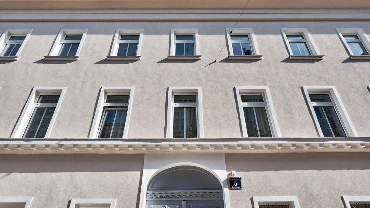 Image 1 of 21